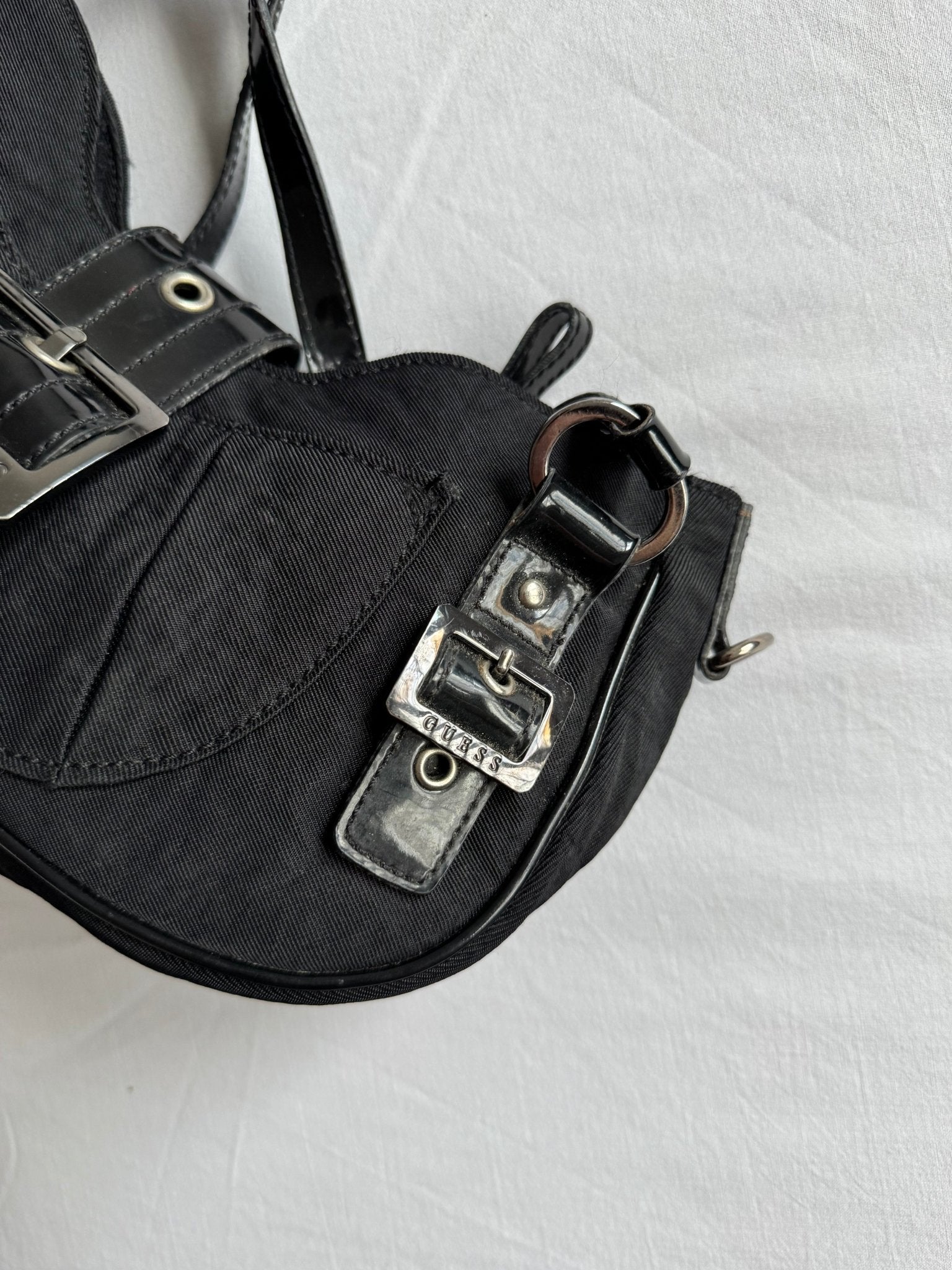 👜 Geantă Y2K Guess neagră / Model clasic anii 2000 - anbracaminte