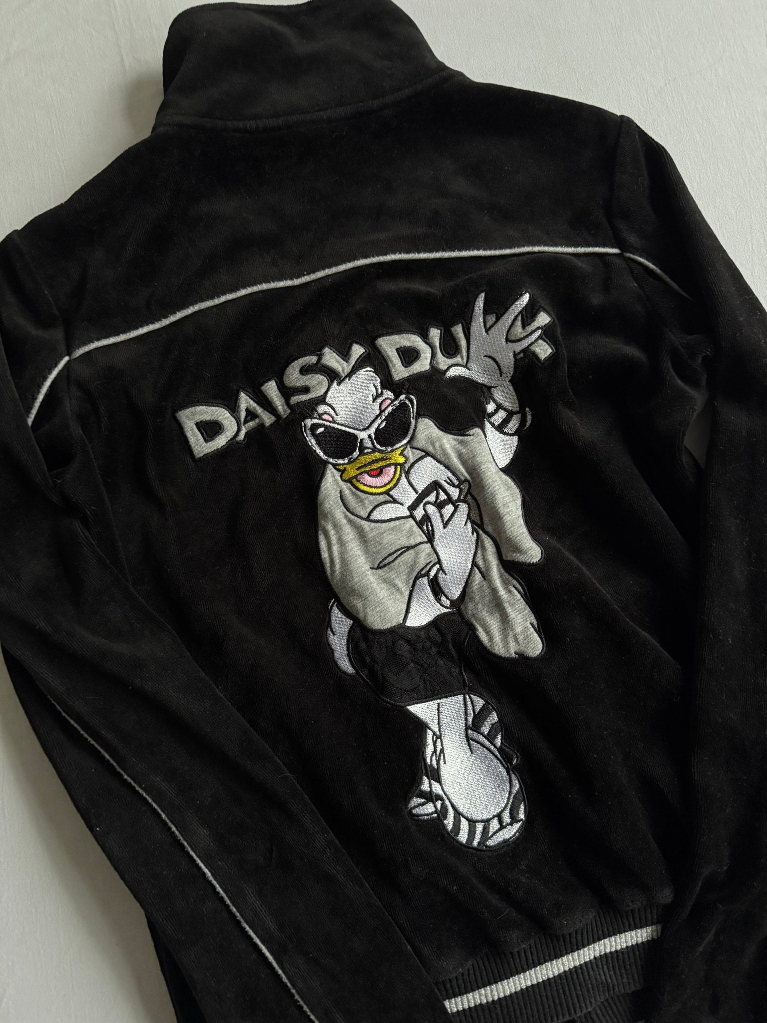 🩰 Hanorac velvet Y2K cu broderie Daisy Duck pe spate – mărime S Femei - anbracaminte