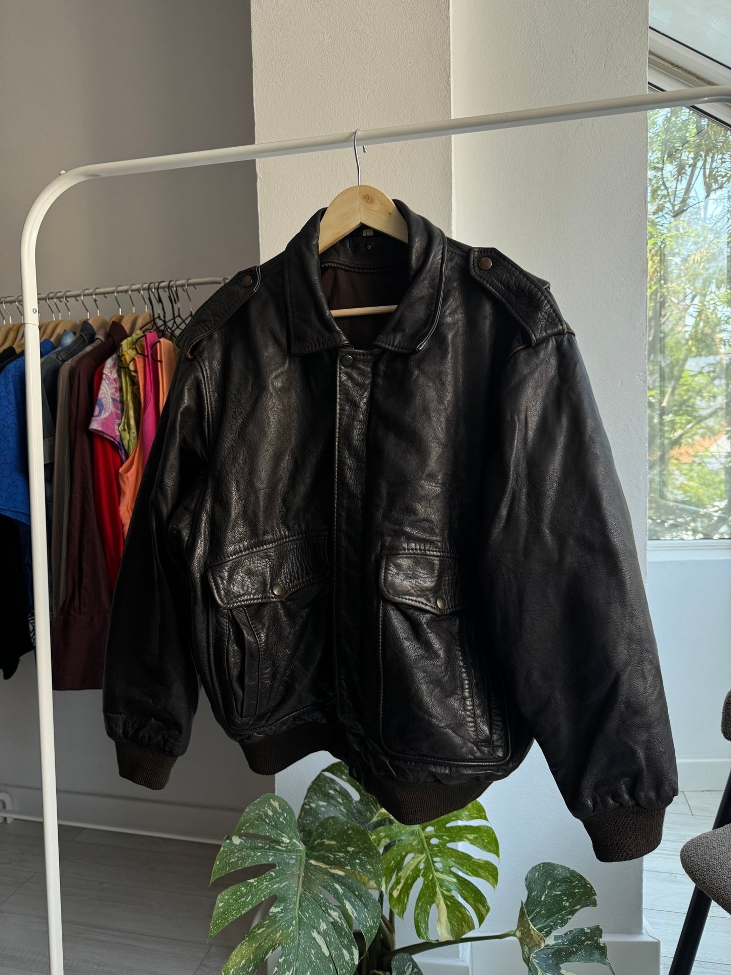 Jachetă Piele Bomber A2 Vintage Maro Închis | 100% Cowhide | Patină Naturală – L Bărbați - anbracaminte