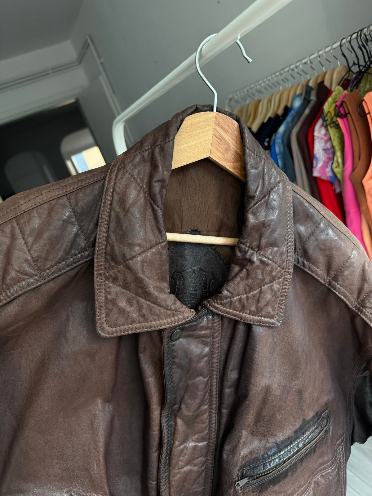 ✈️ Jachetă Piele Bomber Vintage Maro Închis | Cropped şi Boxy | Patină Naturală – L Oversized / XL Bărbați - anbracaminte