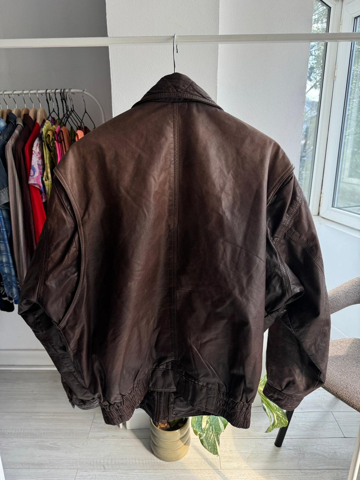 ✈️ Jachetă Piele Bomber Vintage Maro Închis | Cropped şi Boxy | Patină Naturală – L Oversized / XL Bărbați - anbracaminte