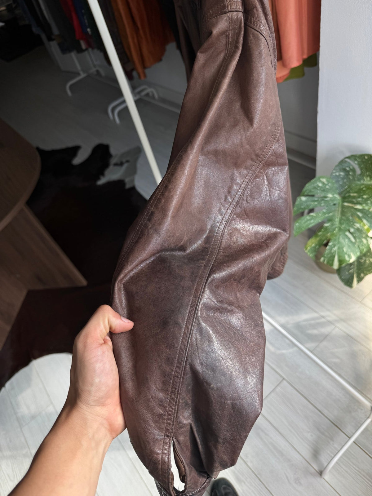 ✈️ Jachetă Piele Bomber Vintage Maro Închis | Cropped şi Boxy | Patină Naturală – L Oversized / XL Bărbați - anbracaminte