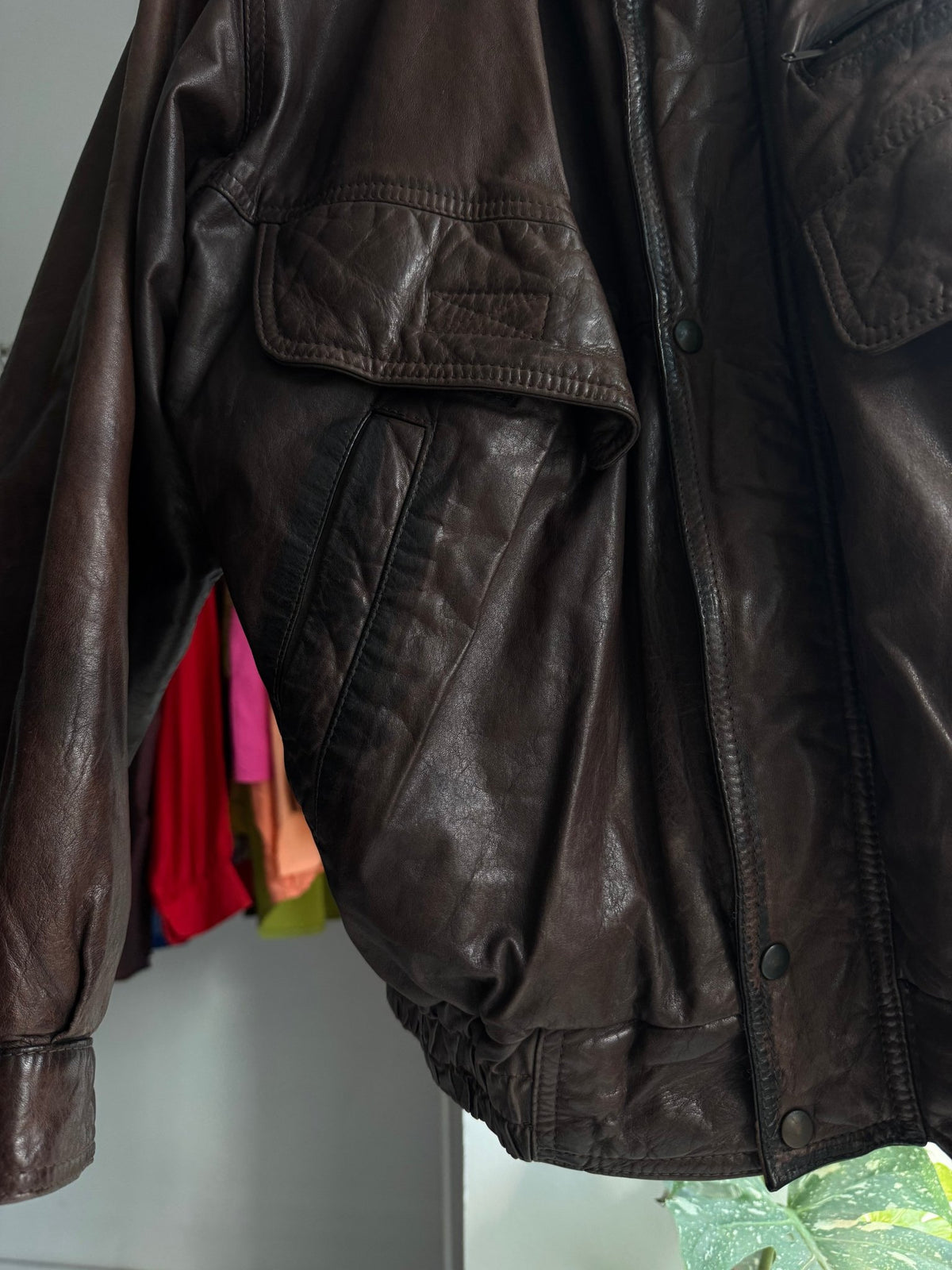 ✈️ Jachetă Piele Bomber Vintage Maro Închis | Cropped şi Boxy | Patină Naturală – L Oversized / XL Bărbați - anbracaminte