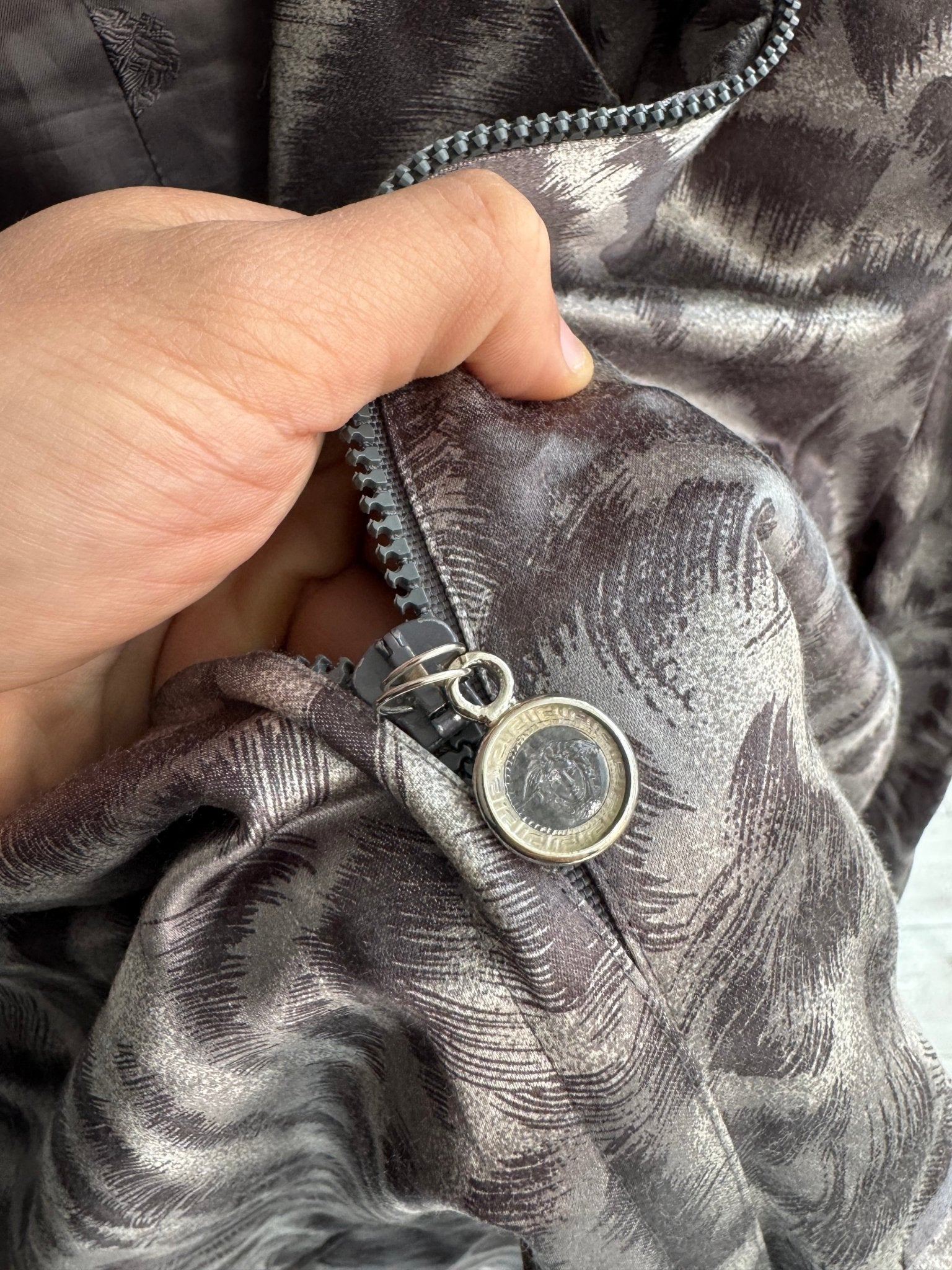 🦓 Jachetă Vintage Gianni Versace din Mătase cu Zebra Print – Damă | IT 44 / M | Made in Italy - anbracaminte