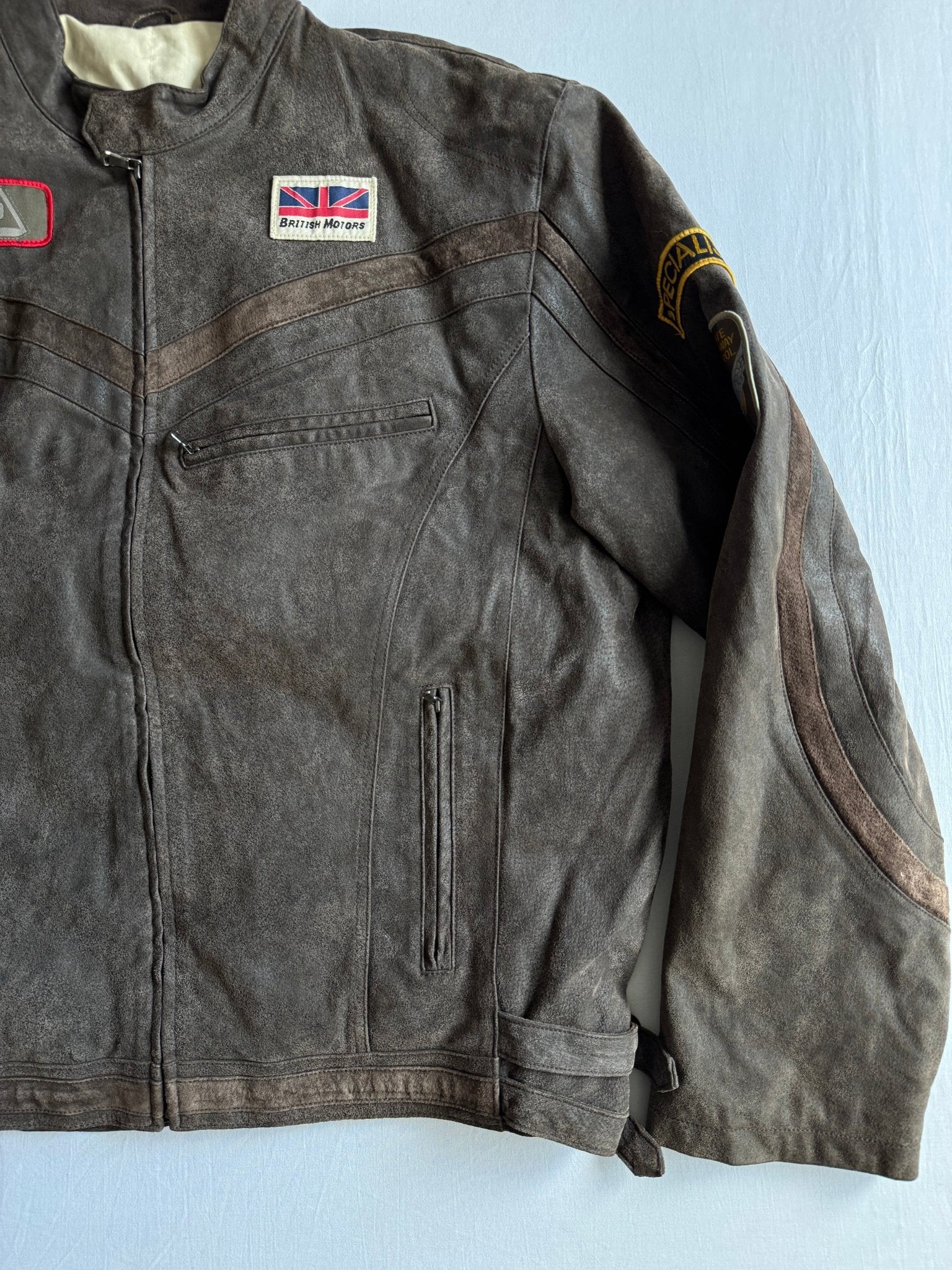 🏍️ Jachetă Y2K Bărbați Racing din Piele Întoarsă de Porc Maro – L (fit XL) - anbracaminte