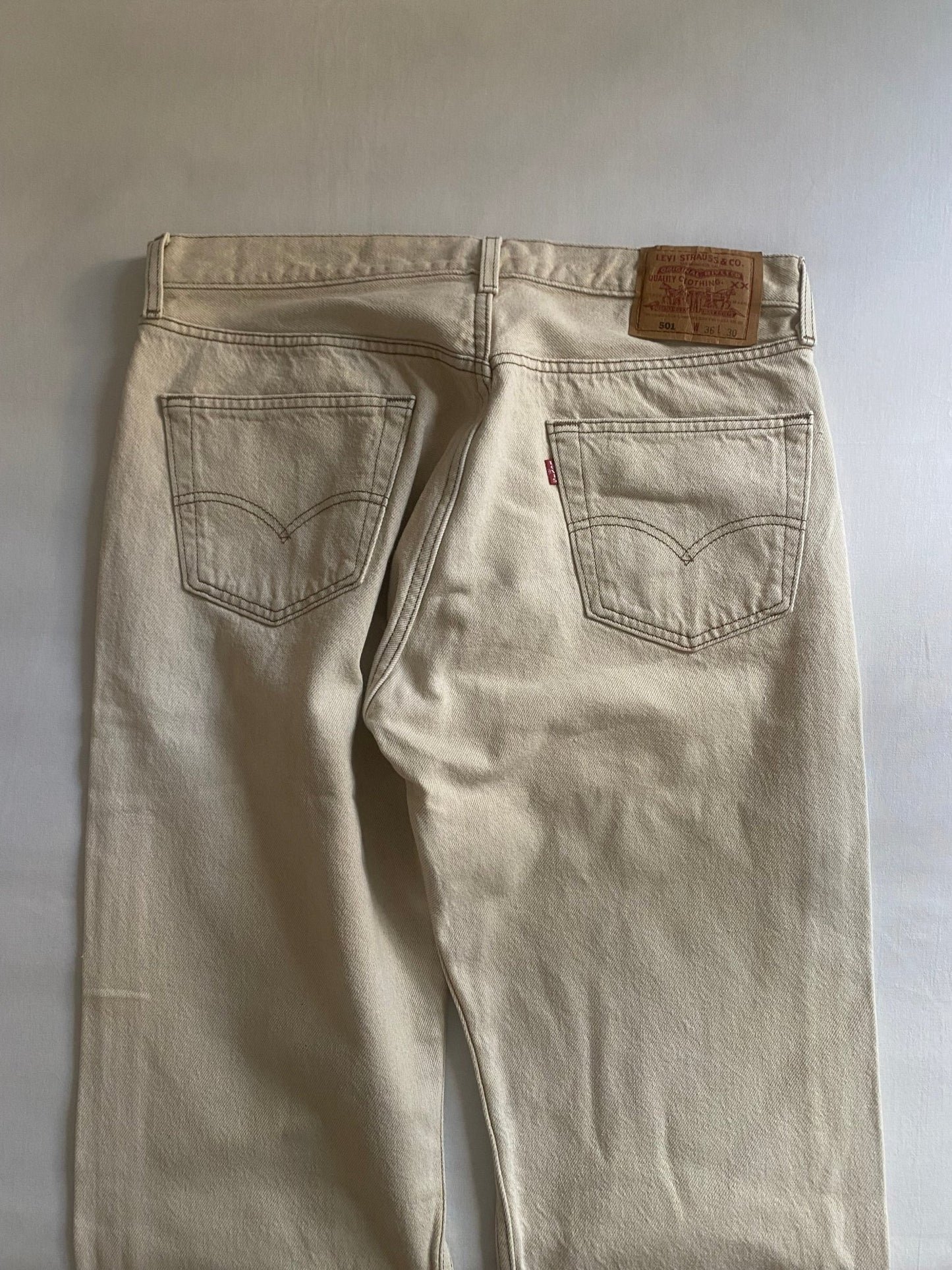 Jeans Vintage Levi’s 501 – Washed Cream – 1997 – Made in USA – W36 L30 - anbracaminte
