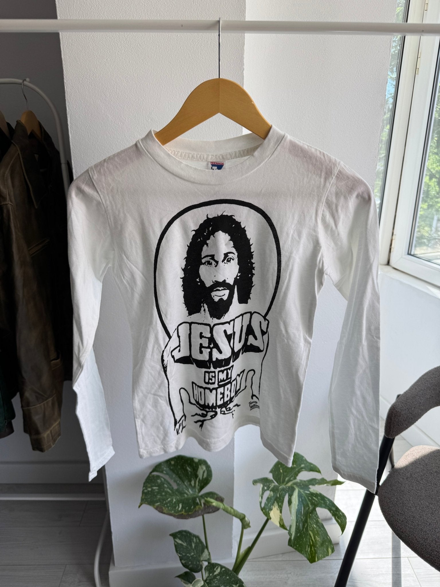 ✨ Longsleeve Y2K Teenage Millionaire Graphic Tee – S Damă – Deadstock (New With Tags) – Made in USA - anbracaminte