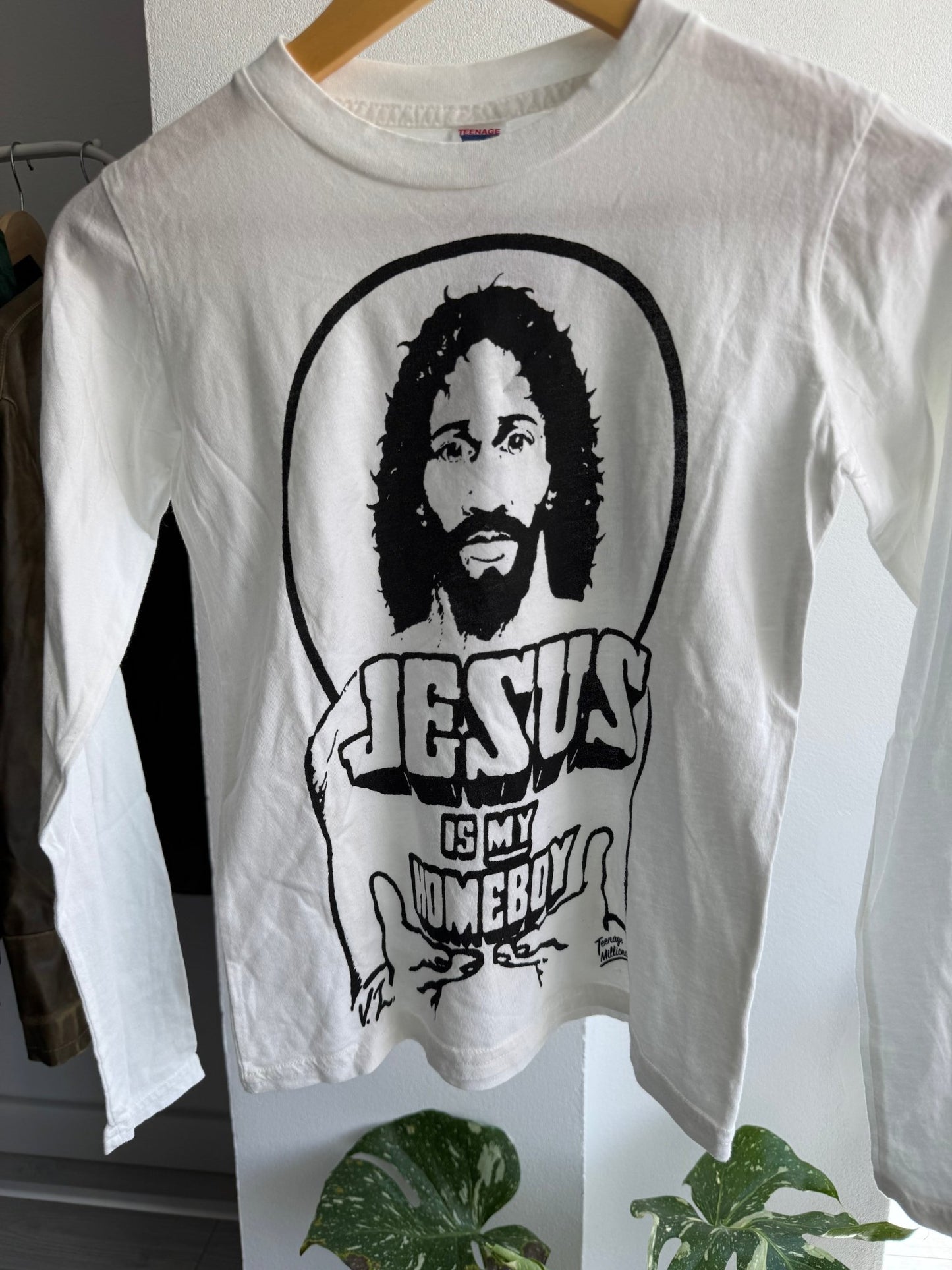 ✨ Longsleeve Y2K Teenage Millionaire Graphic Tee – S Damă – Deadstock (New With Tags) – Made in USA - anbracaminte
