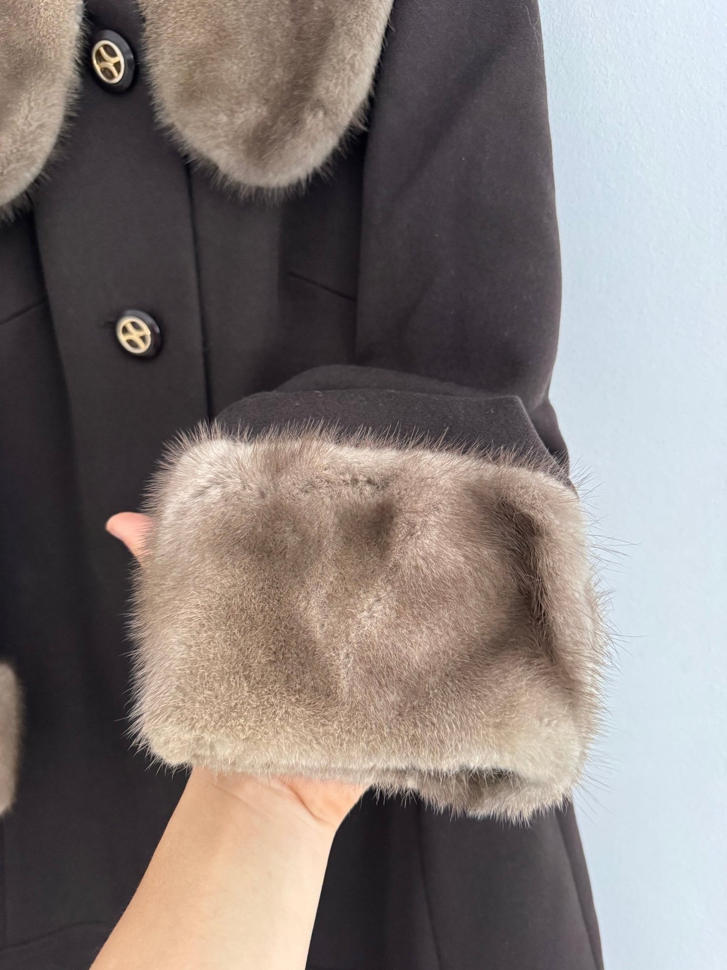 🧥 Palton Vintage din Lână Virgină Maro Închis cu Blană Naturală – L/XL Femei - anbracaminte