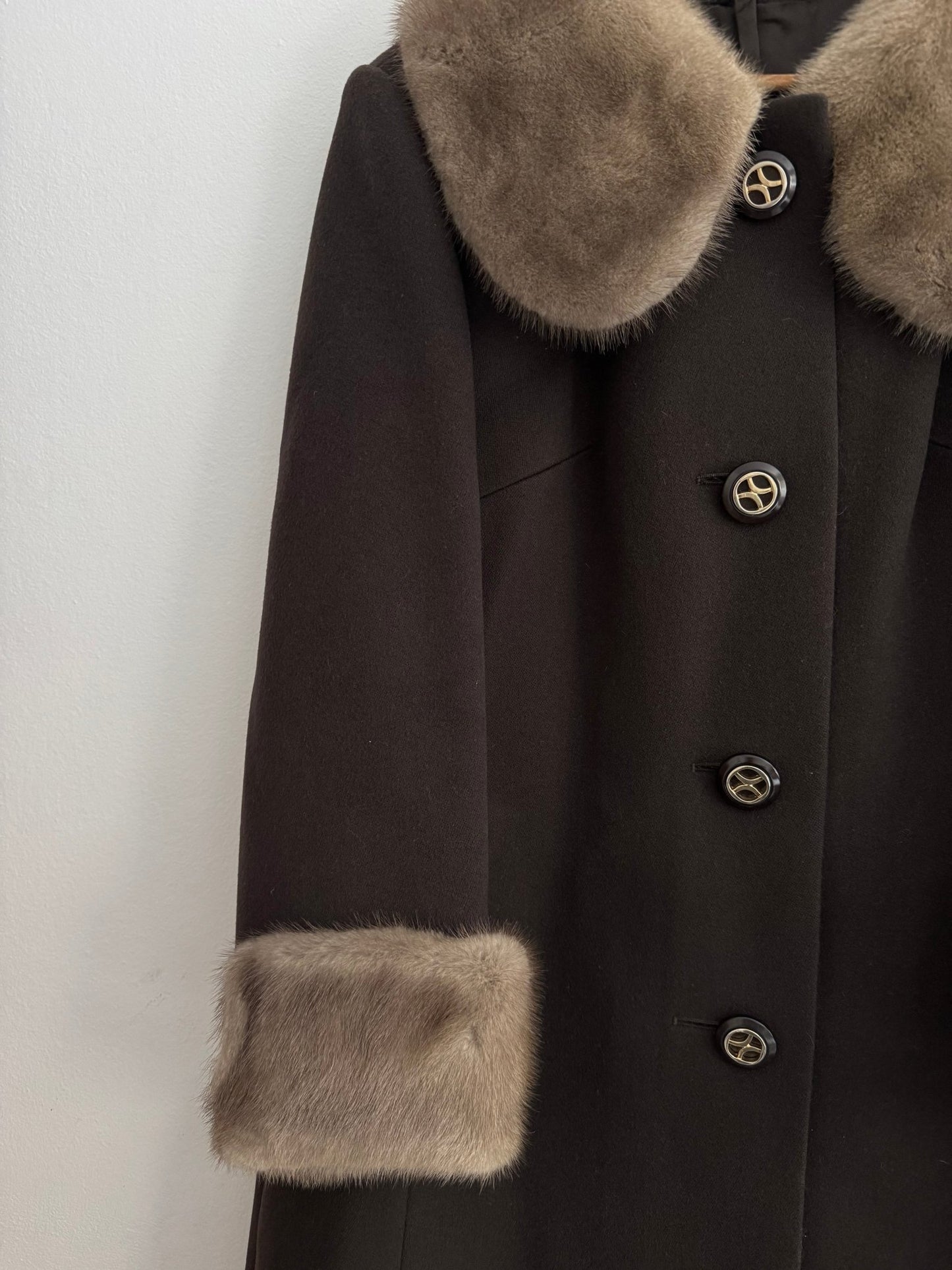 🧥 Palton Vintage din Lână Virgină Maro Închis cu Blană Naturală – L/XL Femei - anbracaminte