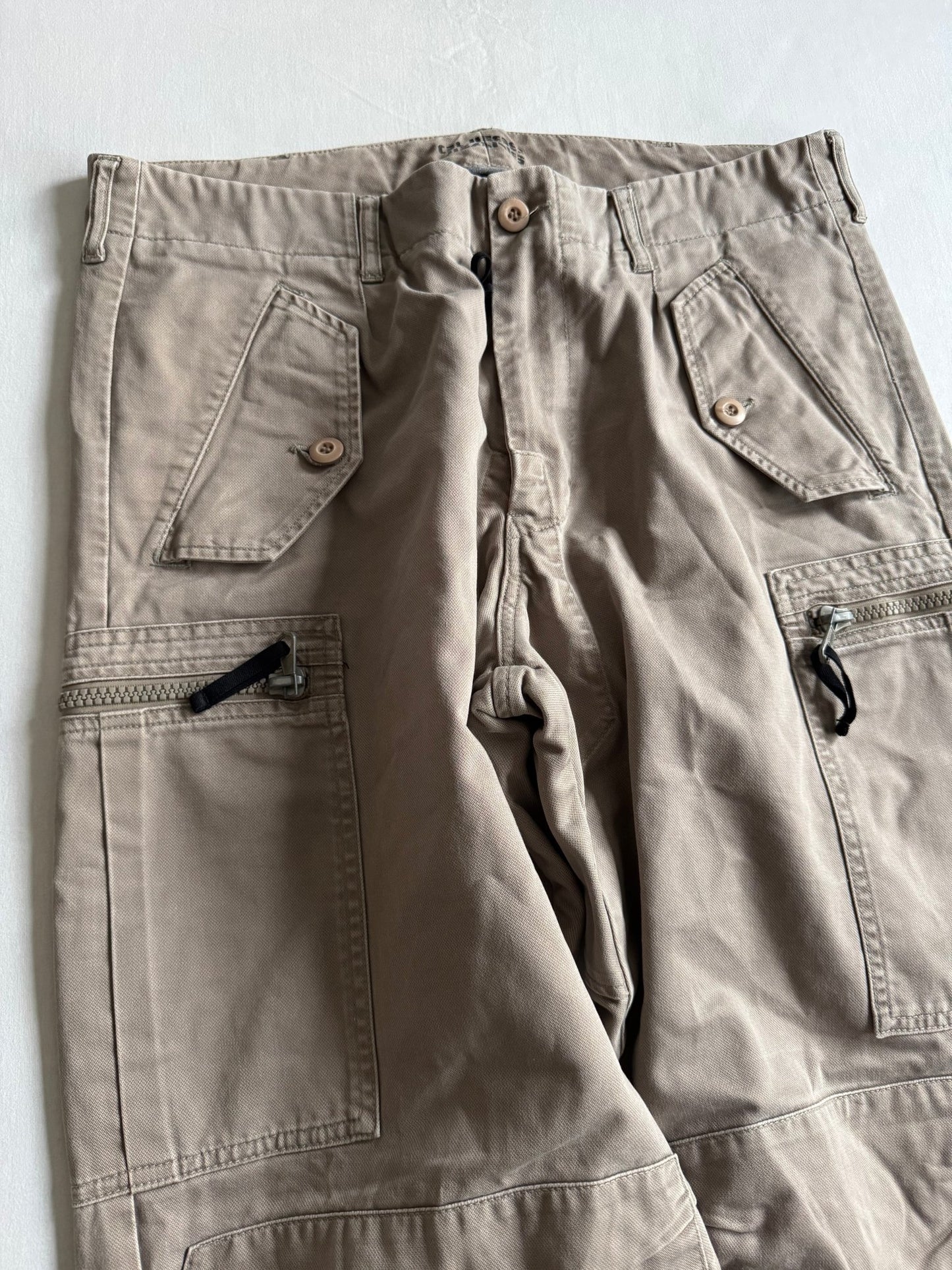🪖 Pantaloni cargo Guess Y2K crem pentru bărbați – mărimea US 33 - anbracaminte