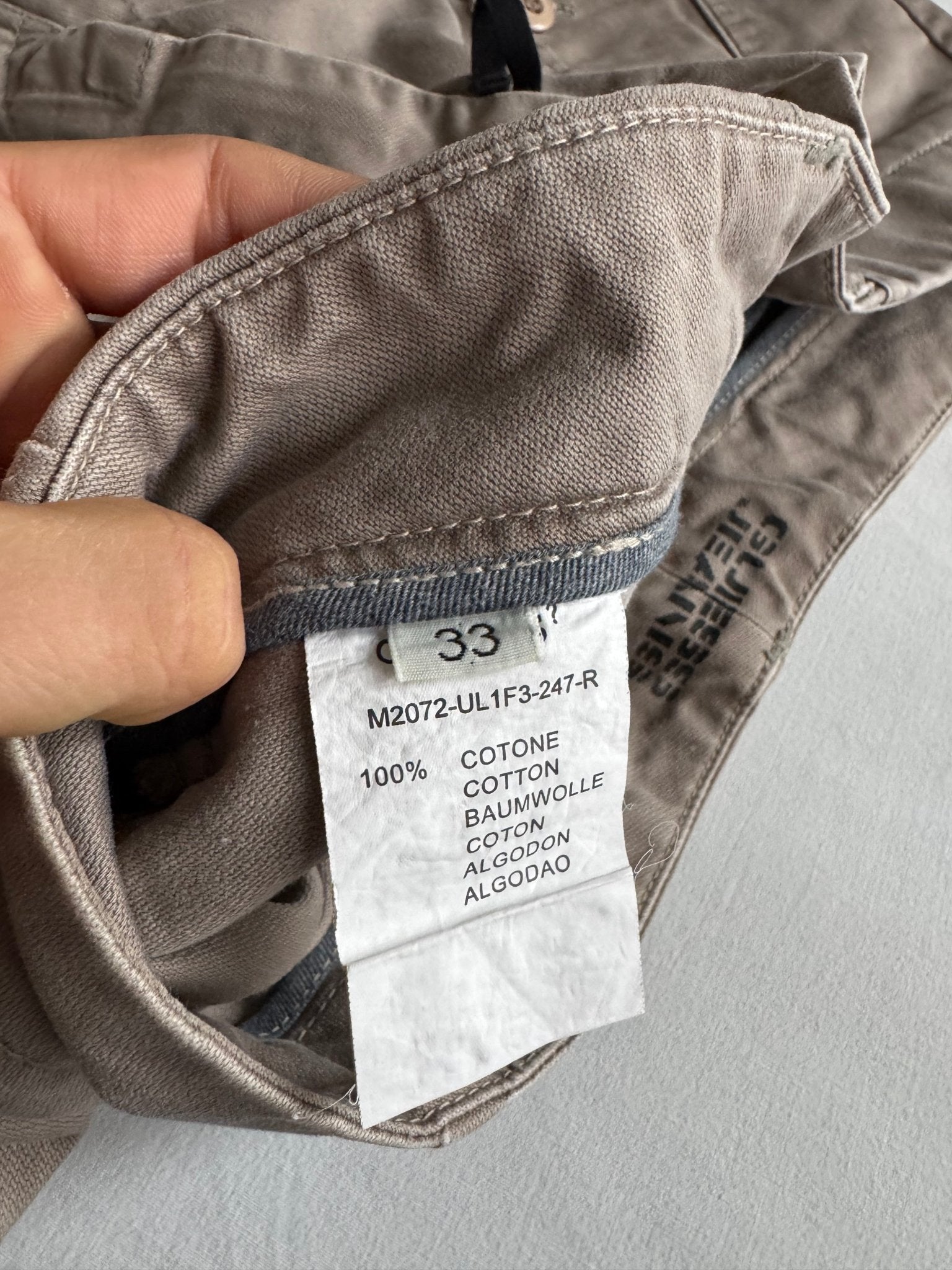 🪖 Pantaloni cargo Guess Y2K crem pentru bărbați – mărimea US 33 - anbracaminte