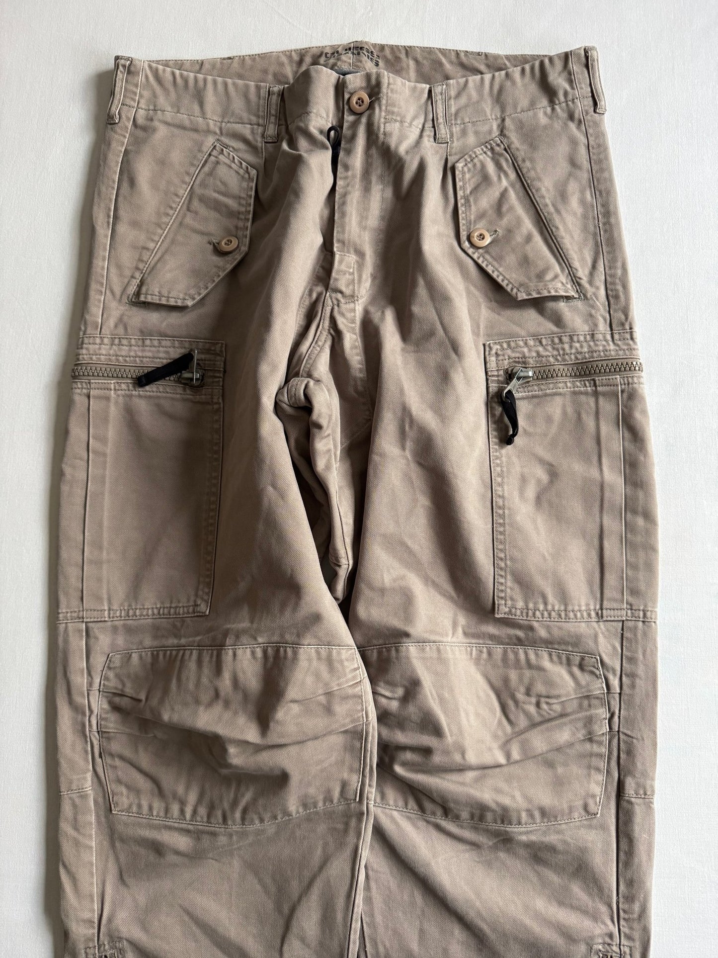 🪖 Pantaloni cargo Guess Y2K crem pentru bărbați – mărimea US 33 - anbracaminte
