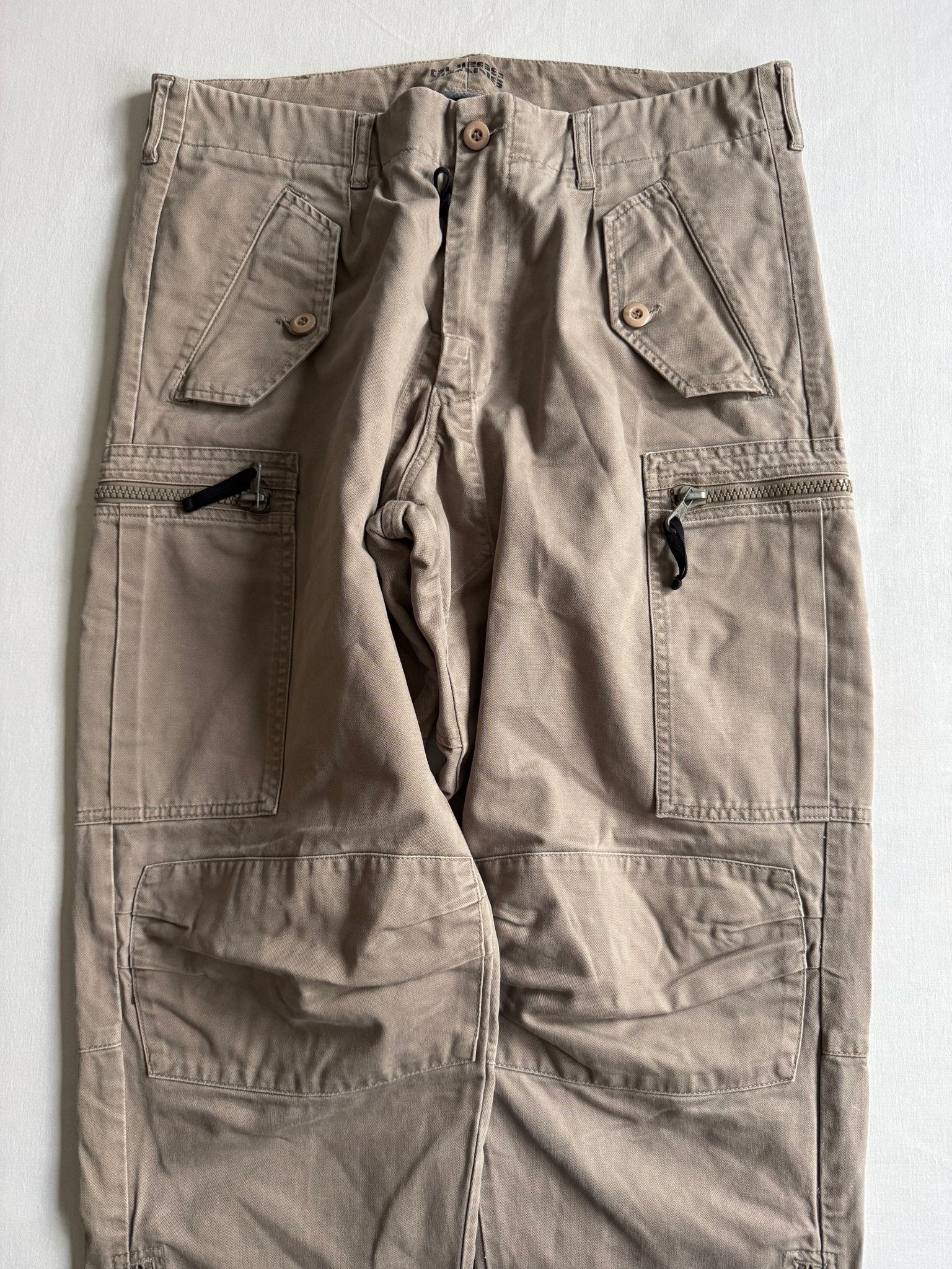 🪖 Pantaloni cargo Guess Y2K crem pentru bărbați – mărimea US 33 - anbracaminte