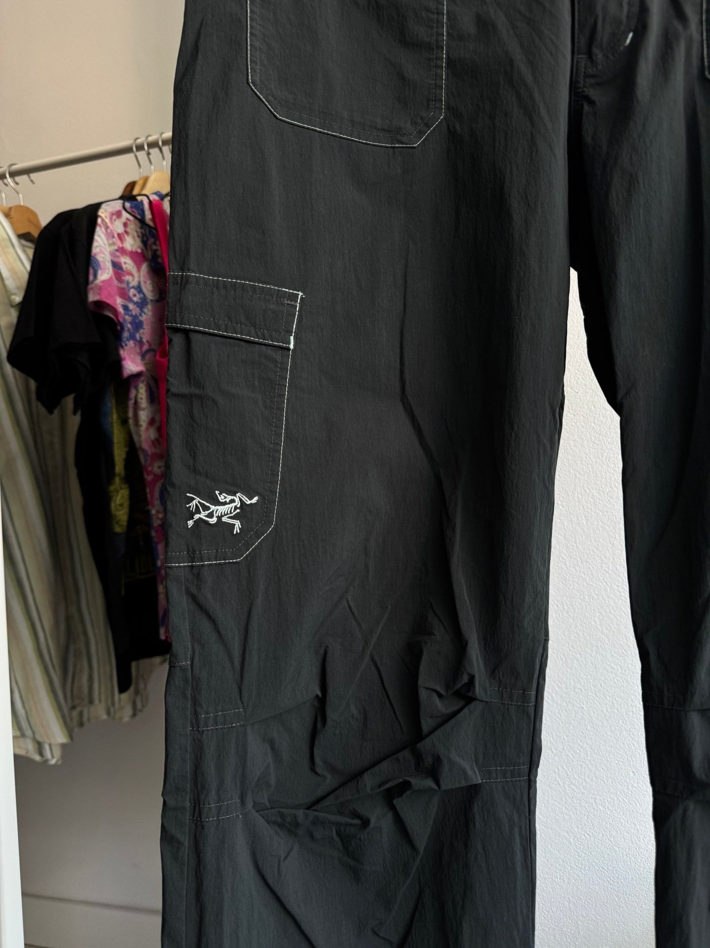 🥾 Pantaloni de Drumeție Arc’teryx – US 12 Damă (L) - anbracaminte
