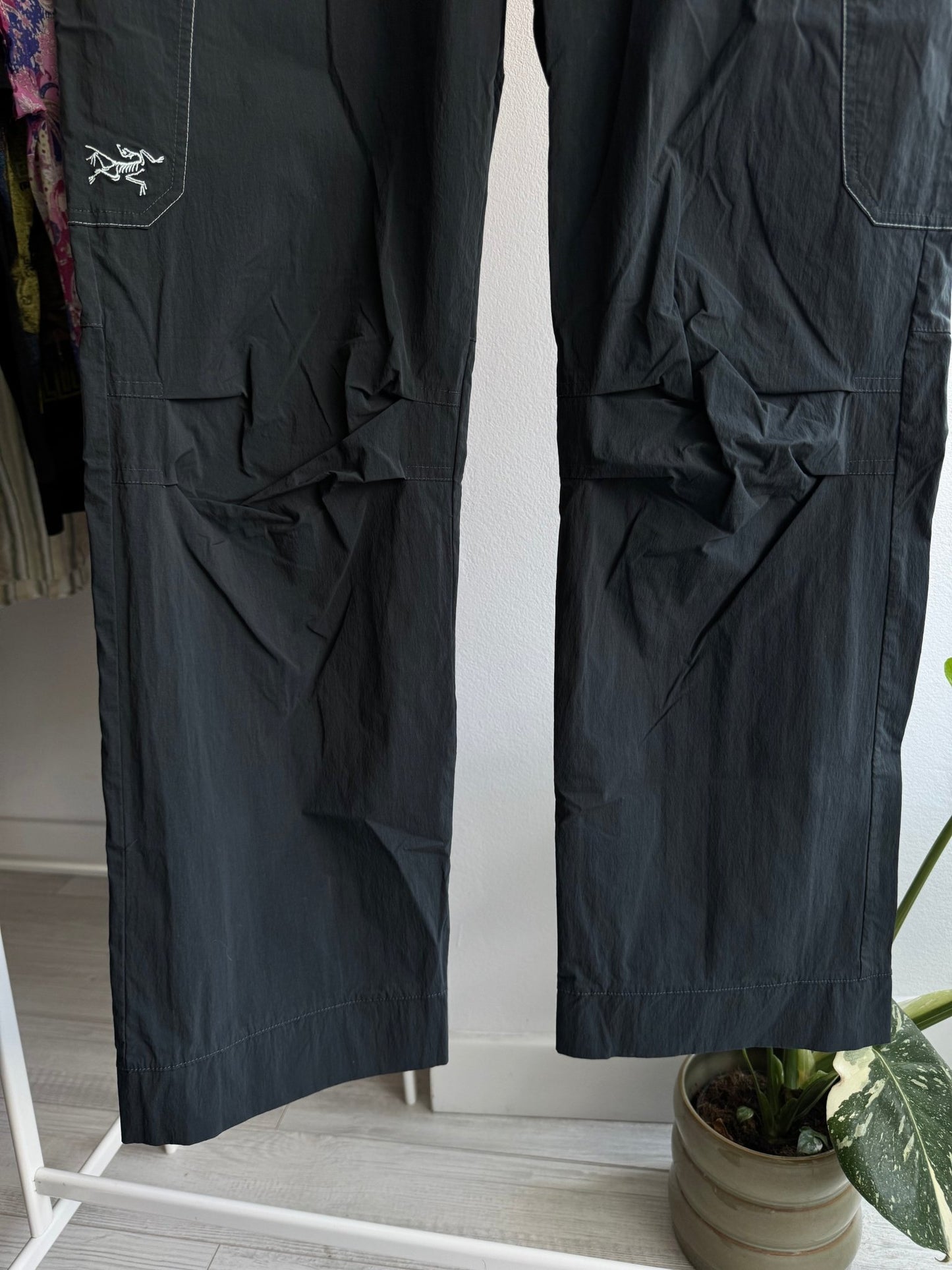 🥾 Pantaloni de Drumeție Arc’teryx – US 12 Damă (L) - anbracaminte
