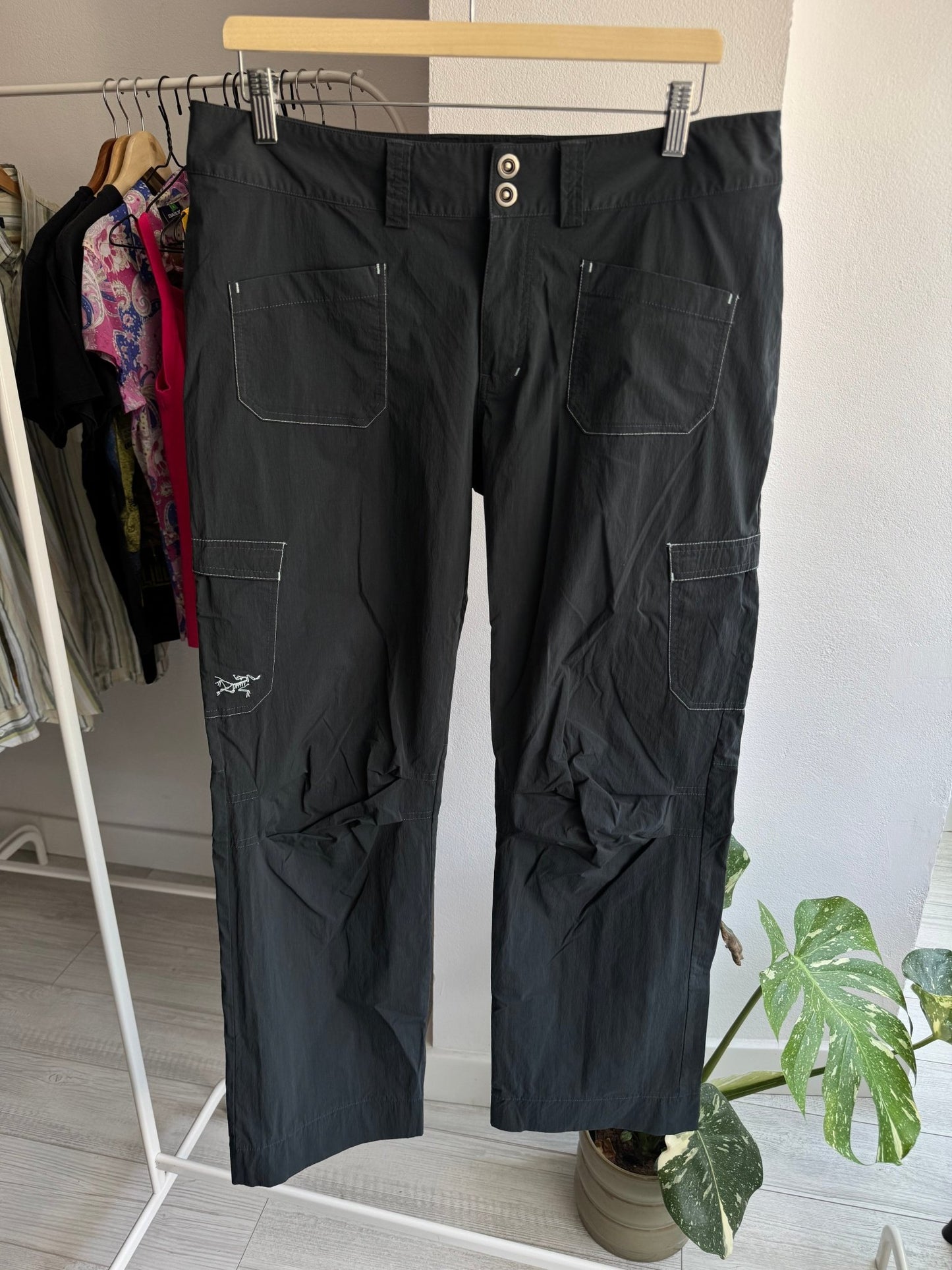 🥾 Pantaloni de Drumeție Arc’teryx – US 12 Damă (L) - anbracaminte