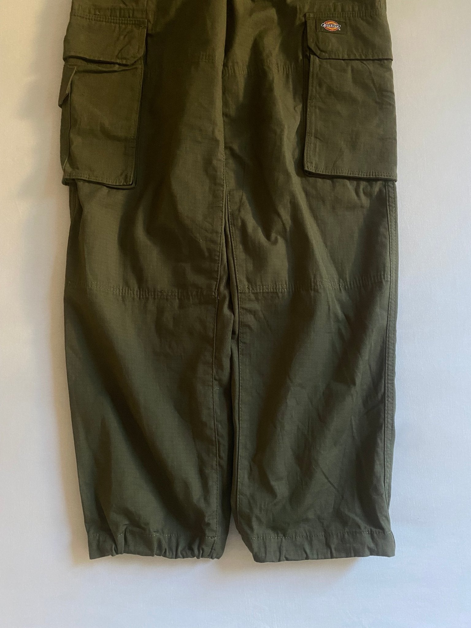 🪖 Pantaloni Dickies Cargo – Dark Olive – New with Tags – W26 - anbracaminte