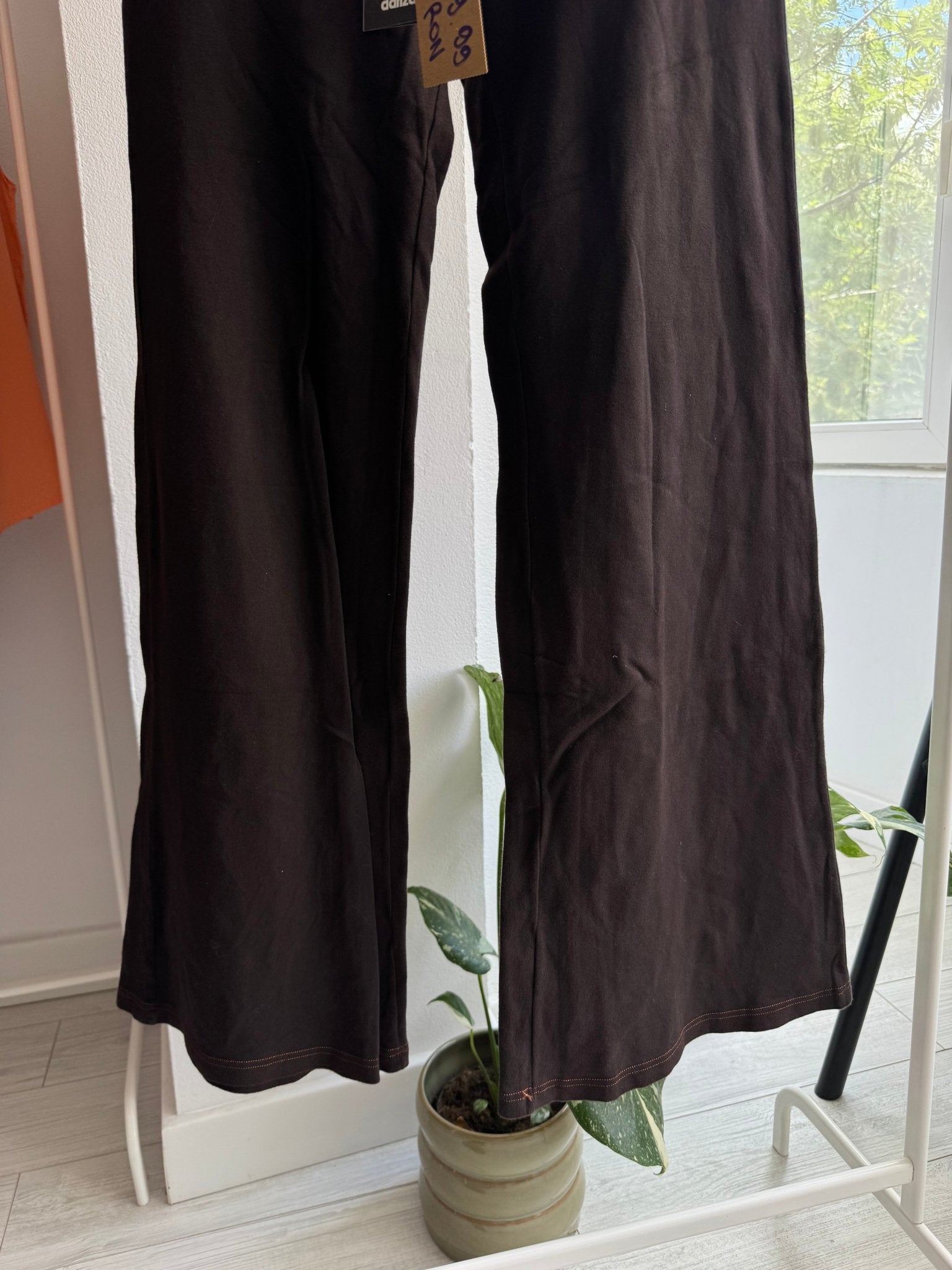 💃 Pantaloni Dimensione Danza Flared Activewear Maro Închis – XS Damă – Noi cu Etichetă - anbracaminte