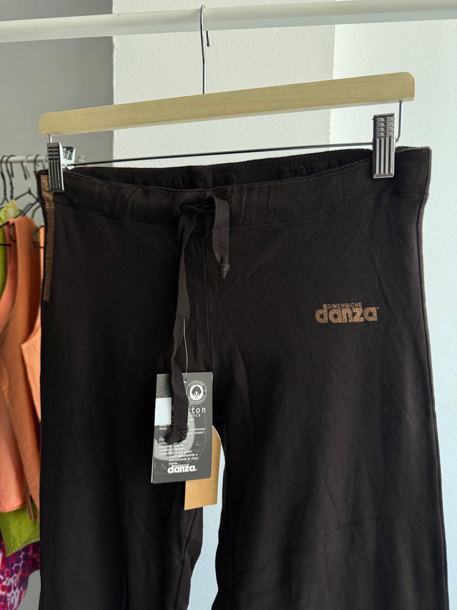 💃 Pantaloni Dimensione Danza Flared Activewear Maro Închis – XS Damă – Noi cu Etichetă - anbracaminte