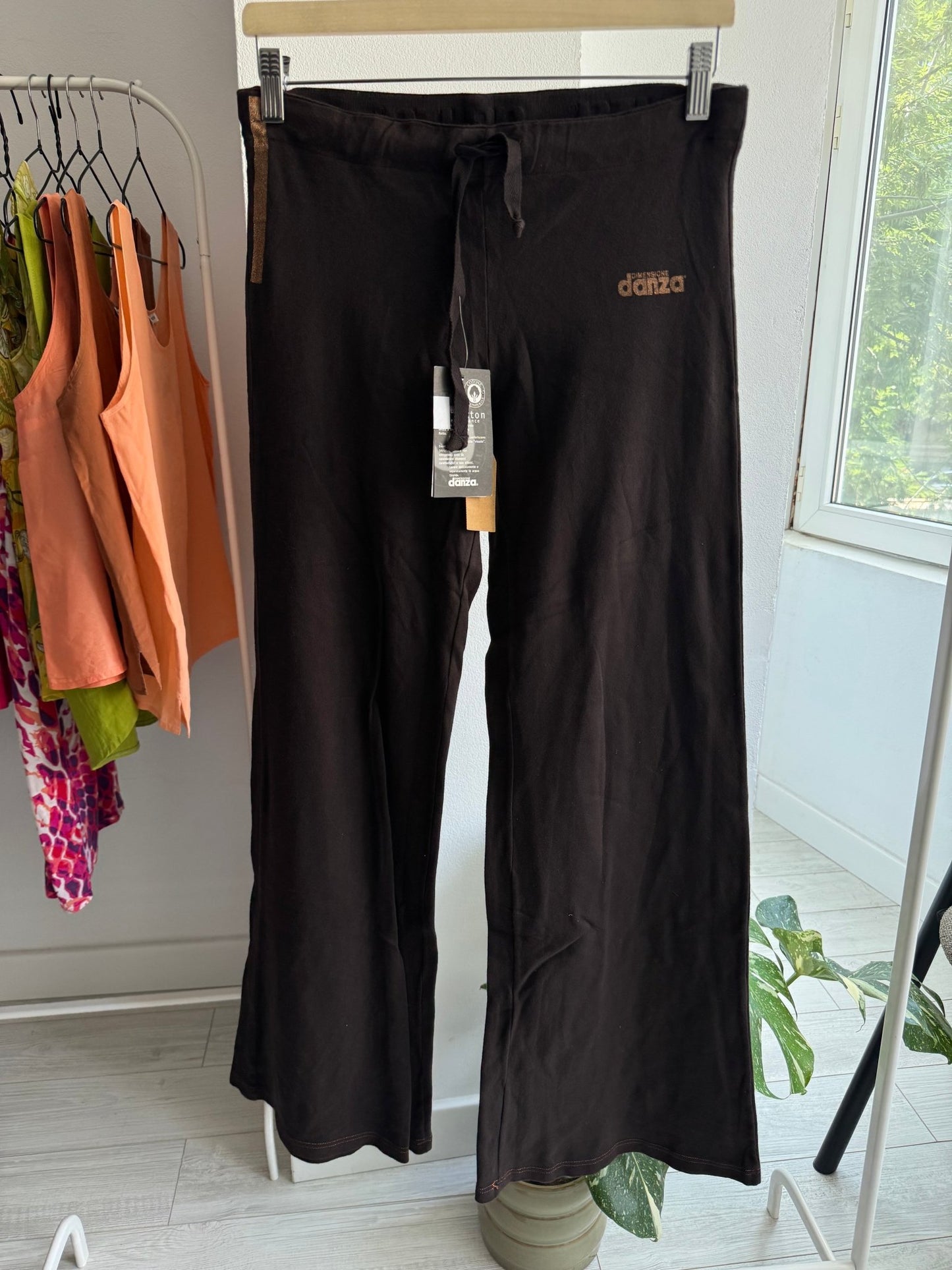 💃 Pantaloni Dimensione Danza Flared Activewear Maro Închis – XS Damă – Noi cu Etichetă - anbracaminte