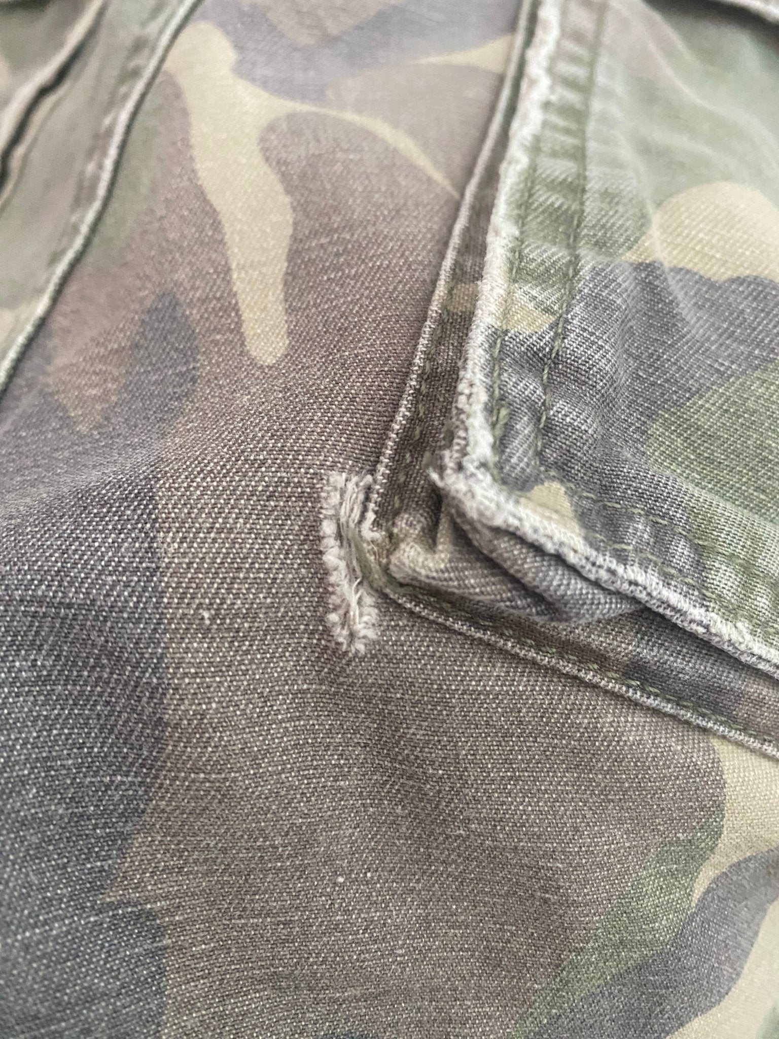 🟤 Pantaloni scurți cargo camuflaj Y2K - mărimea S - anbracaminte