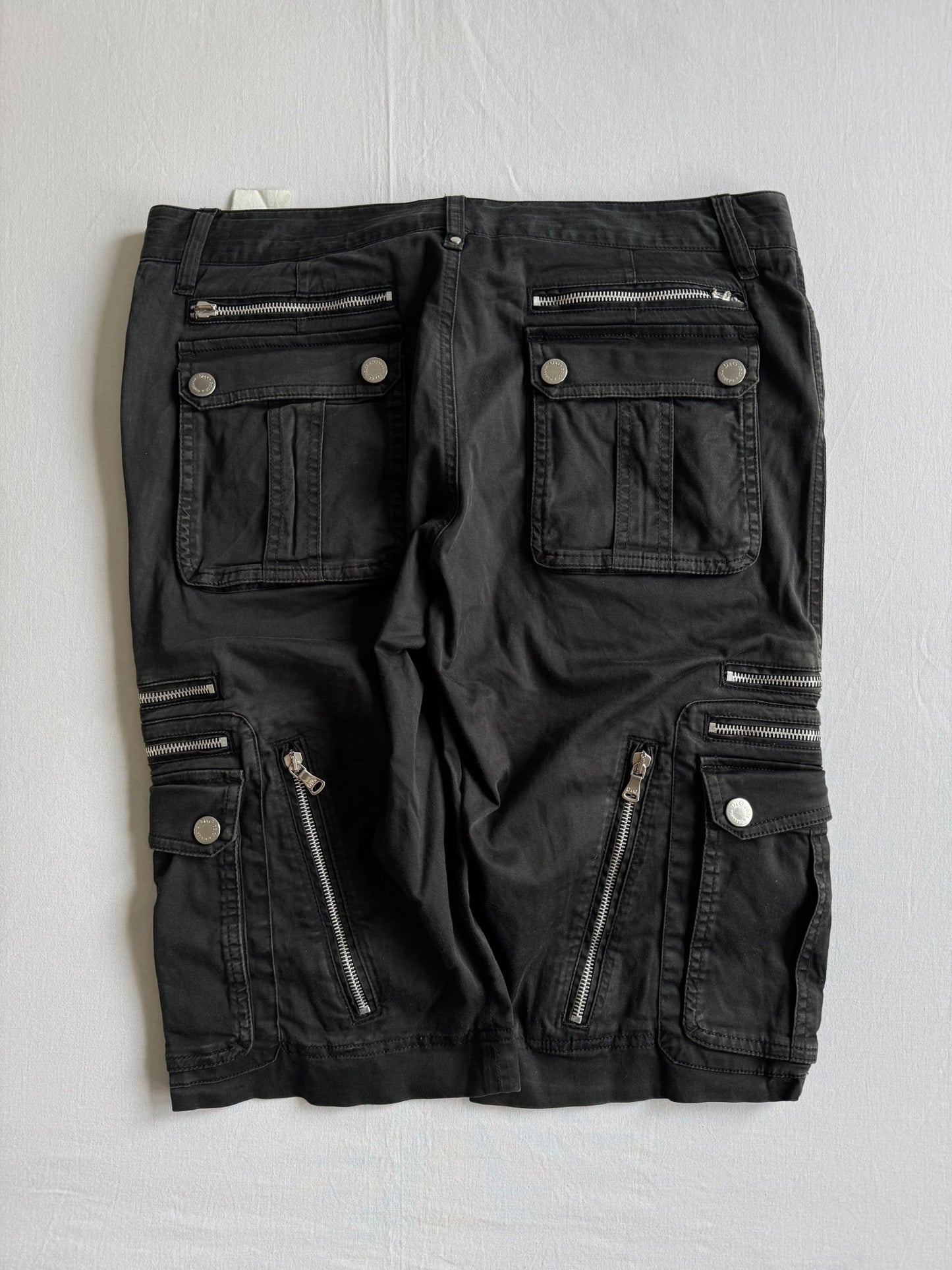 🛬 Pantaloni Scurți Dolce & Gabbana Runway S/S 2008 Multi Zipper Cargo – IT 48 - anbracaminte