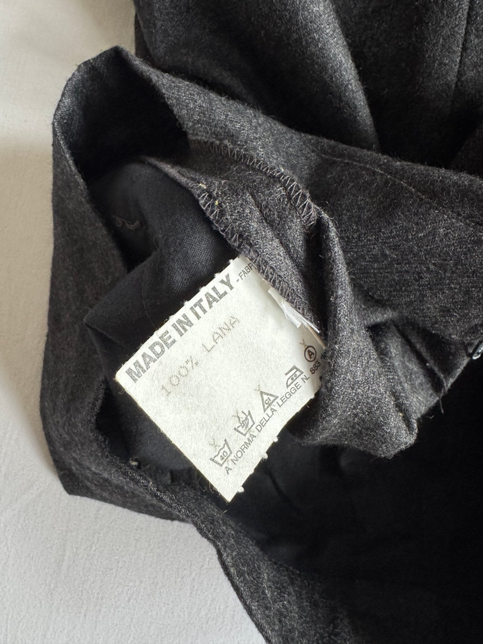 🩶 Pantaloni scurți vintage gri din lână – IT 42 (S/M) – 100% wool - anbracaminte