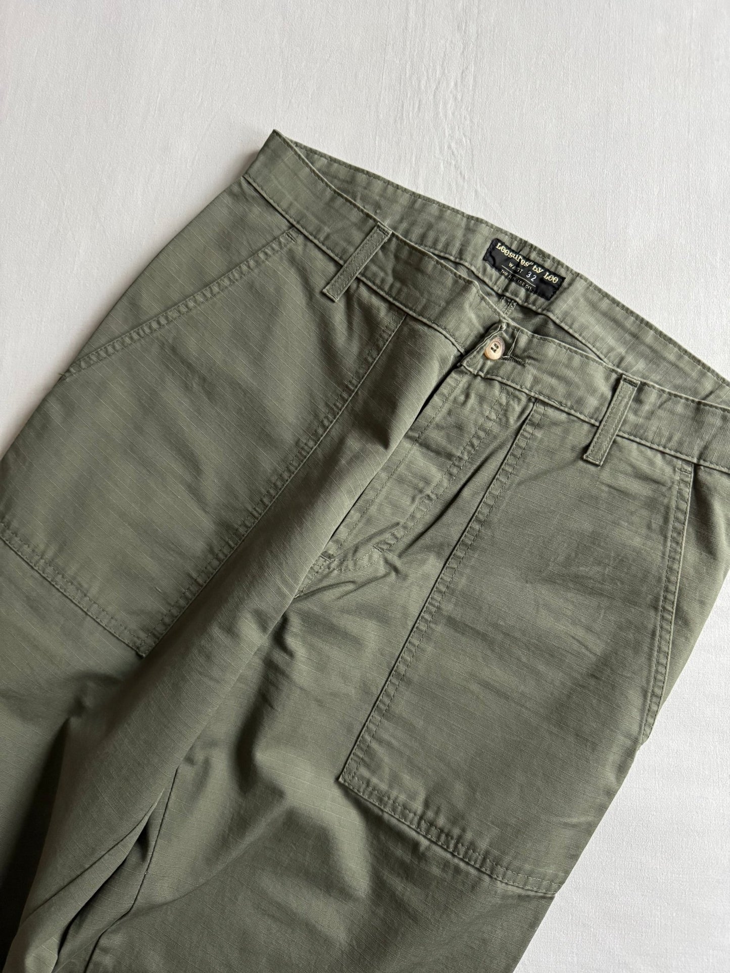 🪖 Pantaloni Vintage Lee “Leesures” Fatigue – Verde Militar (W32 x L34) - anbracaminte