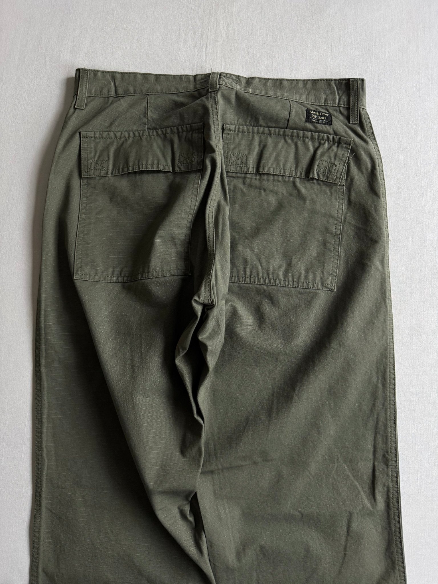 🪖 Pantaloni Vintage Lee “Leesures” Fatigue – Verde Militar (W32 x L34) - anbracaminte