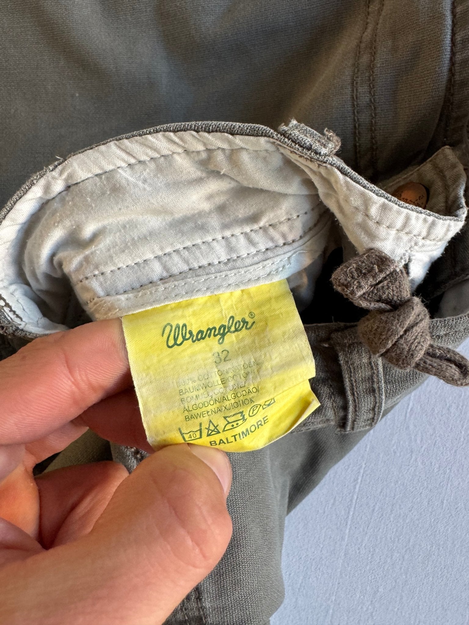 🪖 Pantaloni Vintage Wrangler Cargo – US 32 - anbracaminte