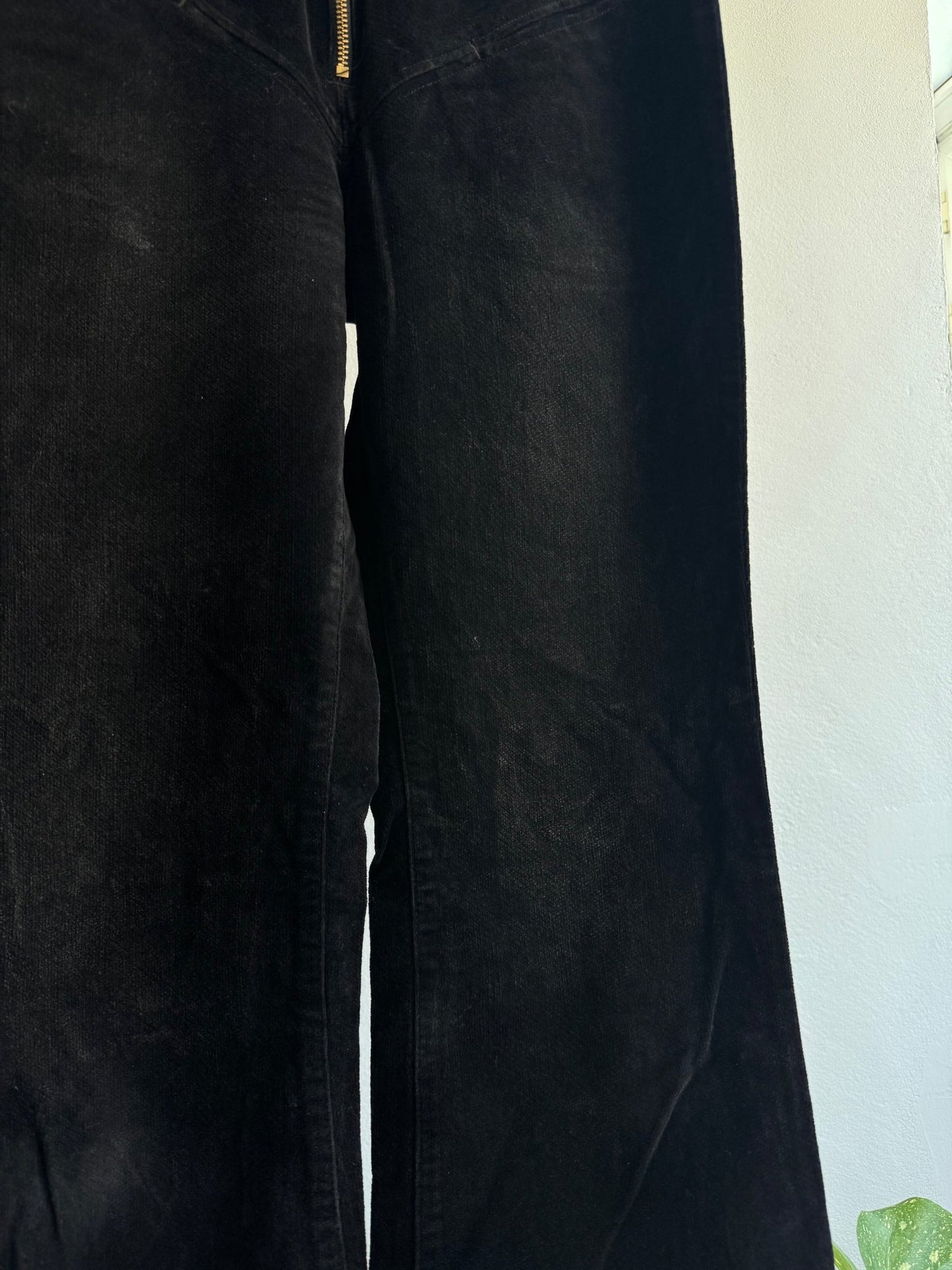 🐈‍⬛ Pantaloni Y2K Black Corduroy Flared – US 26 Damă - anbracaminte