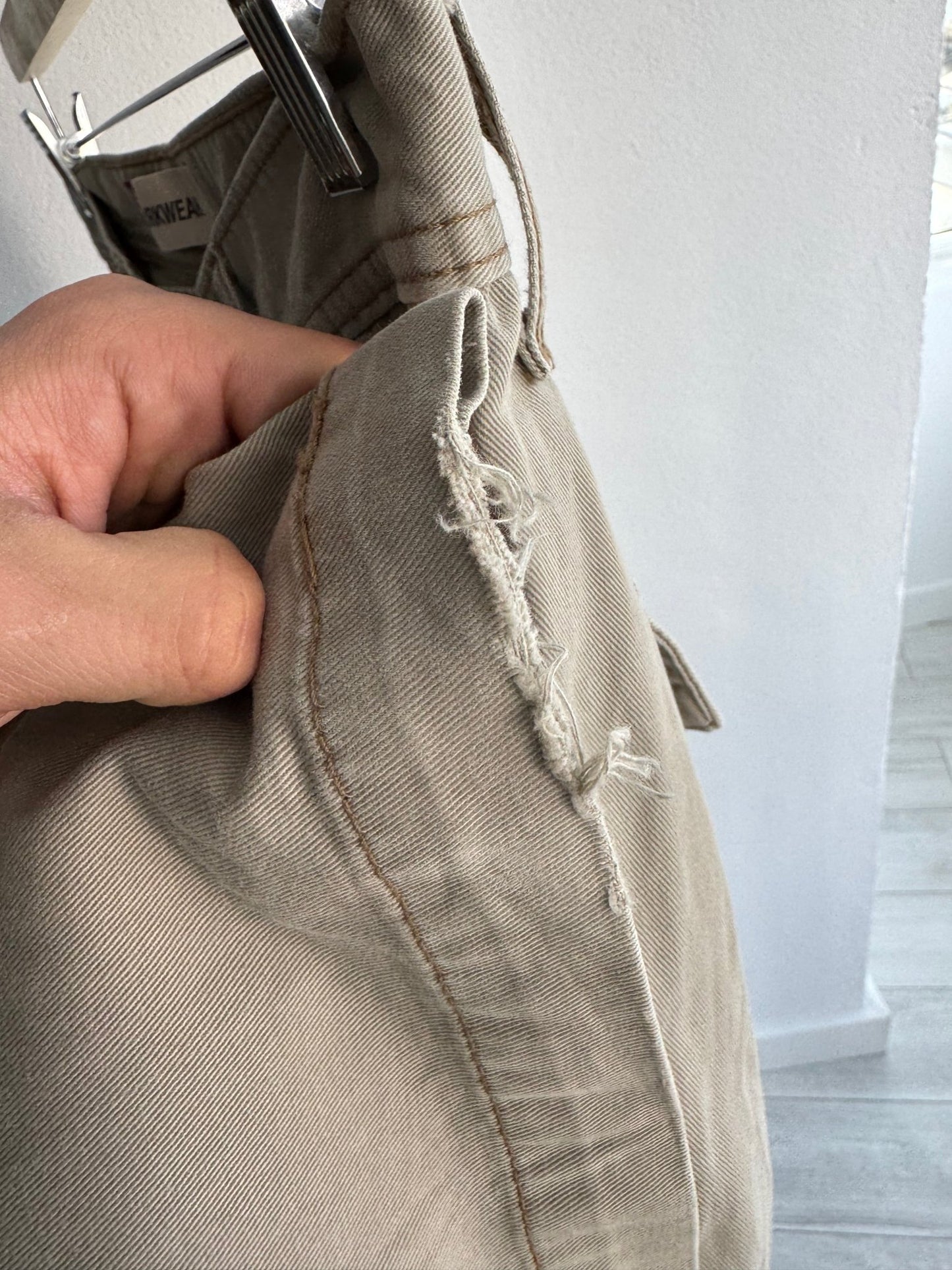 🔨 Pantaloni Y2K Levi’s Workwear Carpenter Crem – W31 x L32 | Baggy Bootcut - anbracaminte