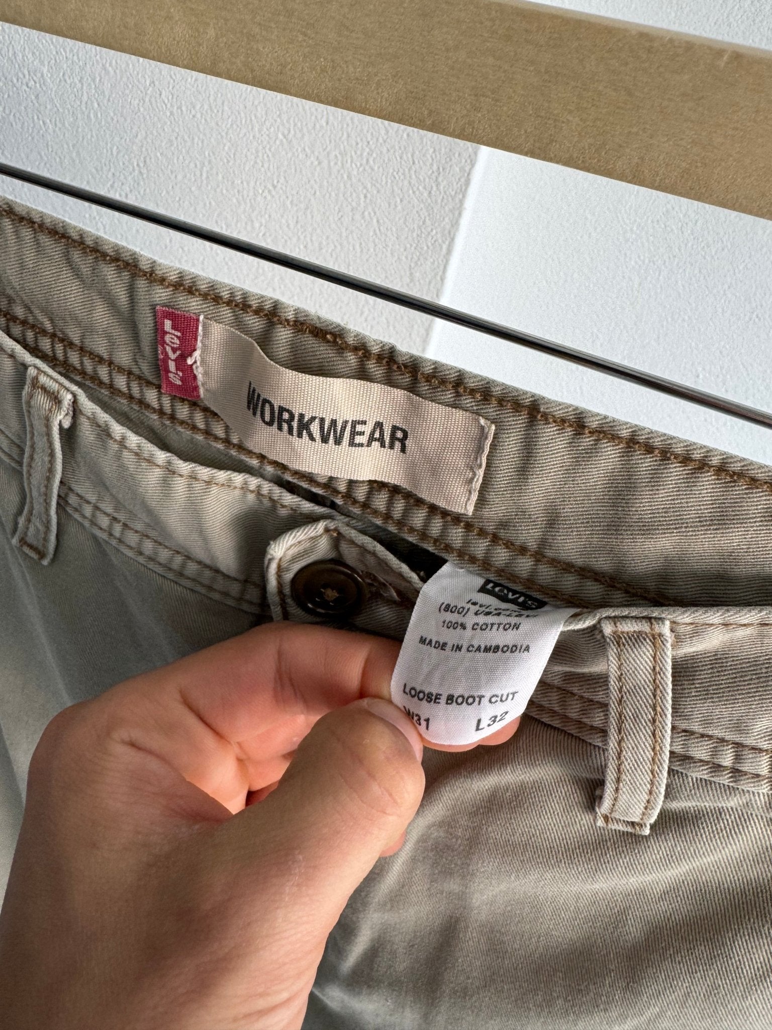 🔨 Pantaloni Y2K Levi’s Workwear Carpenter Crem – W31 x L32 | Baggy Bootcut - anbracaminte