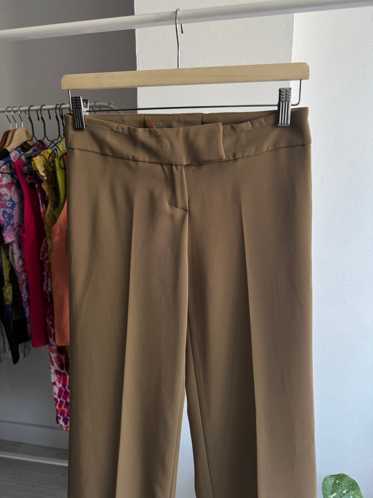 🪵 Pantaloni Y2K Maro Deschis Flared – IT 42 Damă (M) – Noi cu Etichetă - anbracaminte