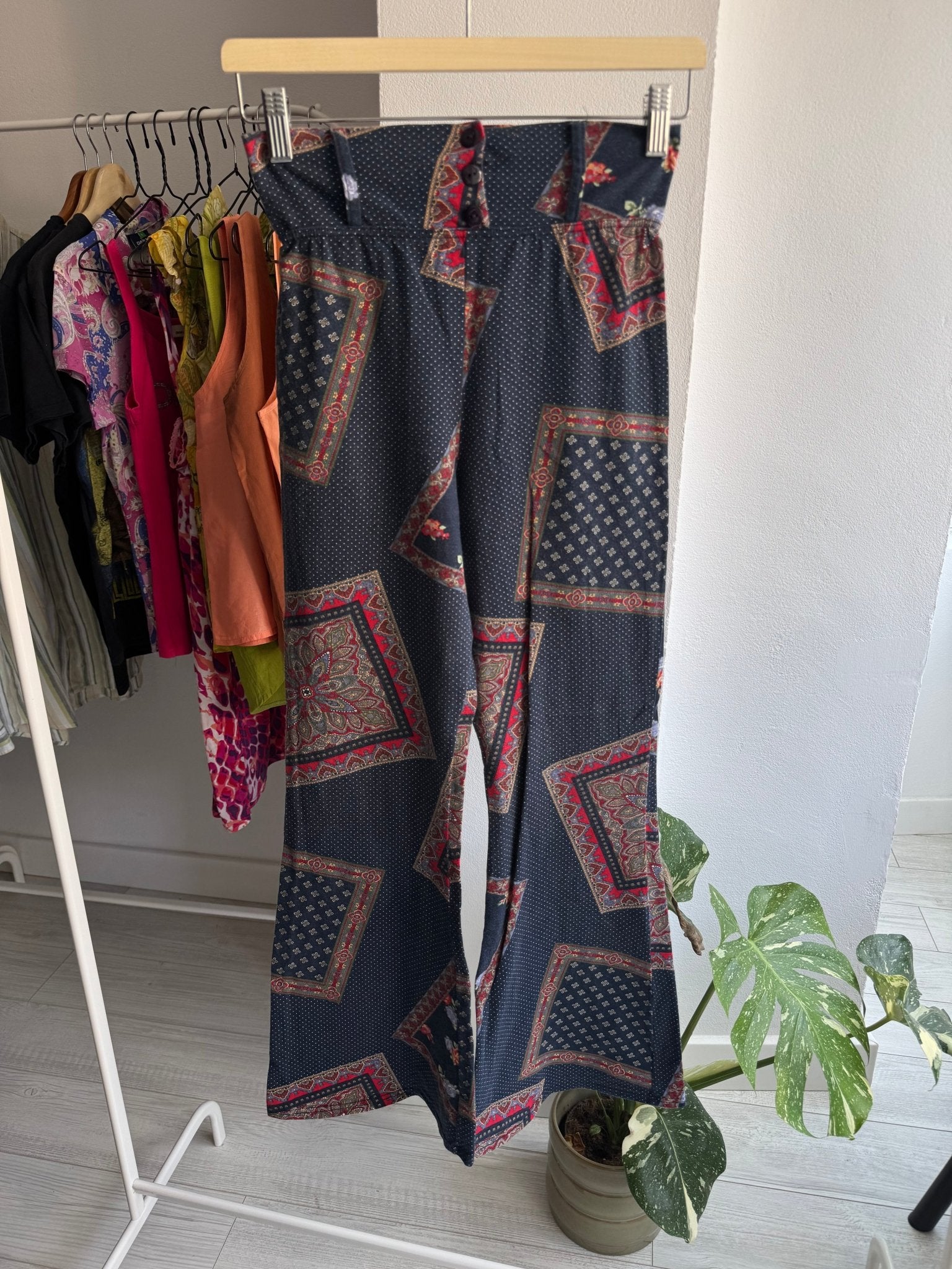 ☀️ Pantaloni Y2K Pinko Flared cu Print – M Damă – Made in Italy - anbracaminte