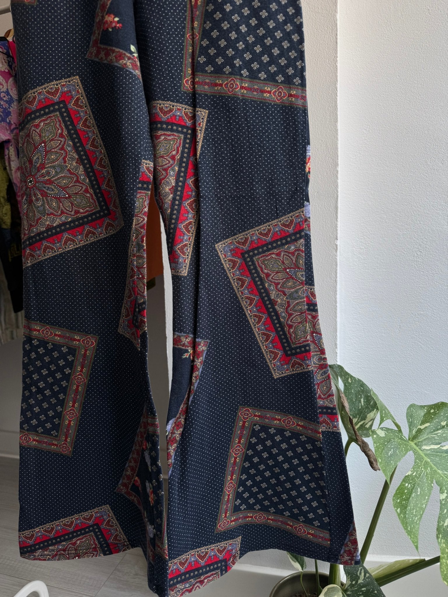☀️ Pantaloni Y2K Pinko Flared cu Print – M Damă – Made in Italy - anbracaminte