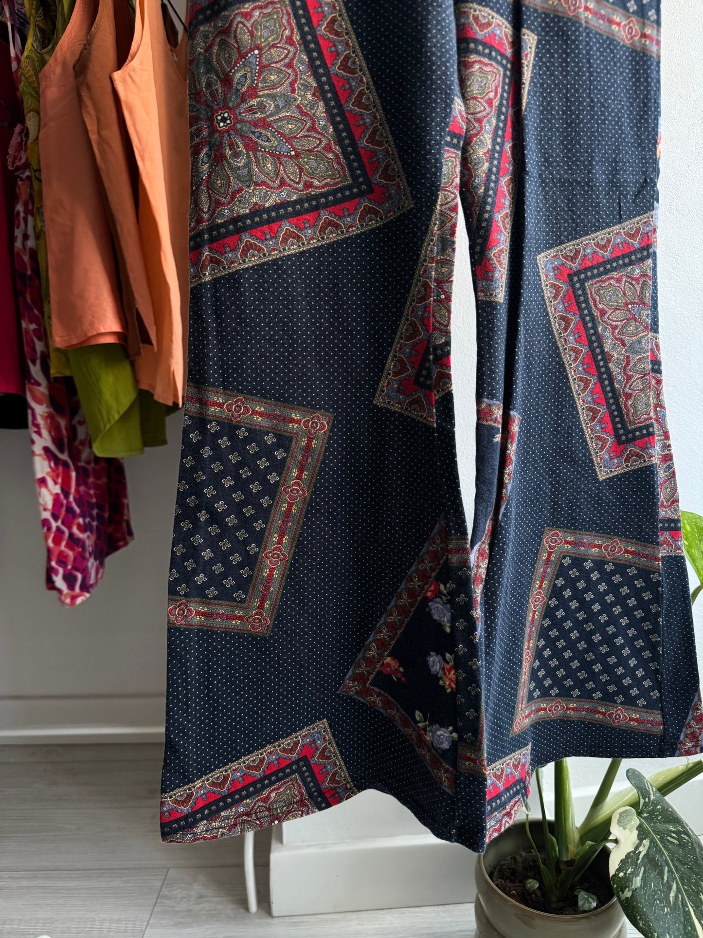☀️ Pantaloni Y2K Pinko Flared cu Print – M Damă – Made in Italy - anbracaminte