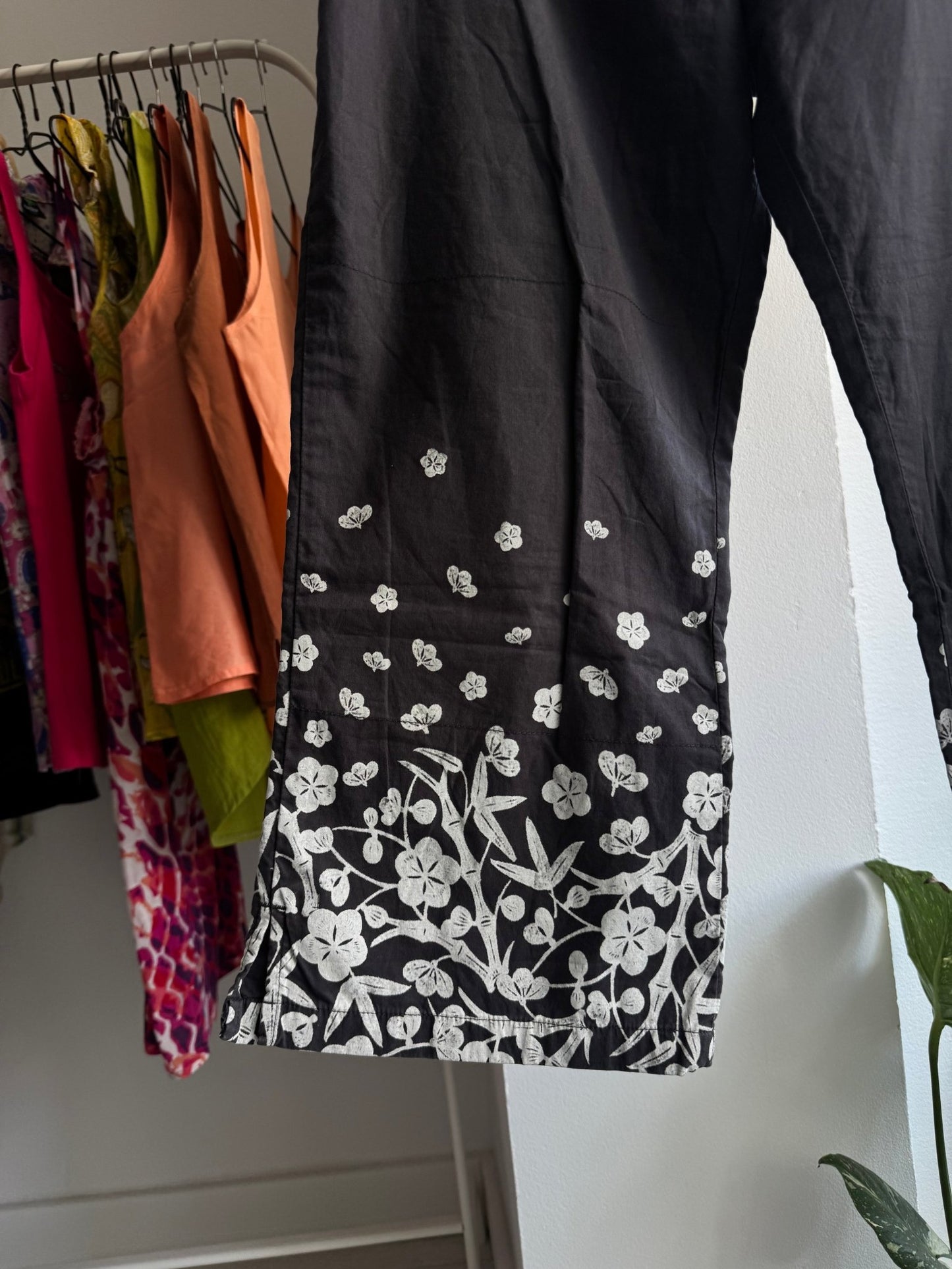 ☀️ Pantaloni Y2K Puma Nuala Printed Capri – S Damă – Made in Portugal - anbracaminte