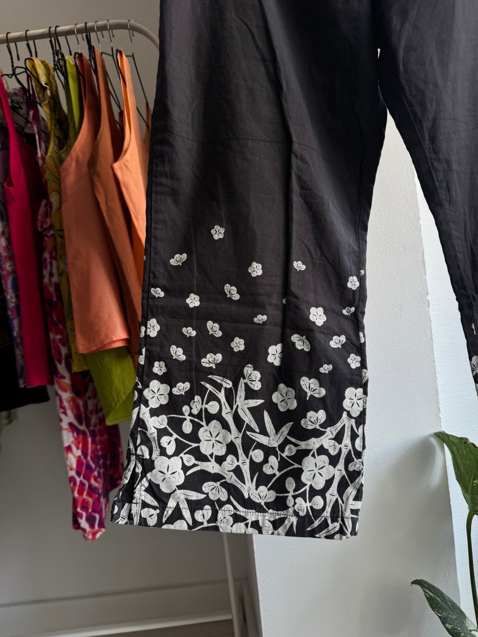☀️ Pantaloni Y2K Puma Nuala Printed Capri – S Damă – Made in Portugal - anbracaminte