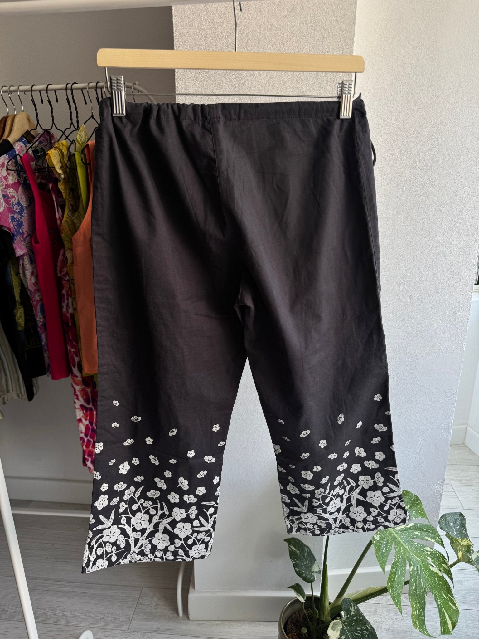 ☀️ Pantaloni Y2K Puma Nuala Printed Capri – S Damă – Made in Portugal - anbracaminte