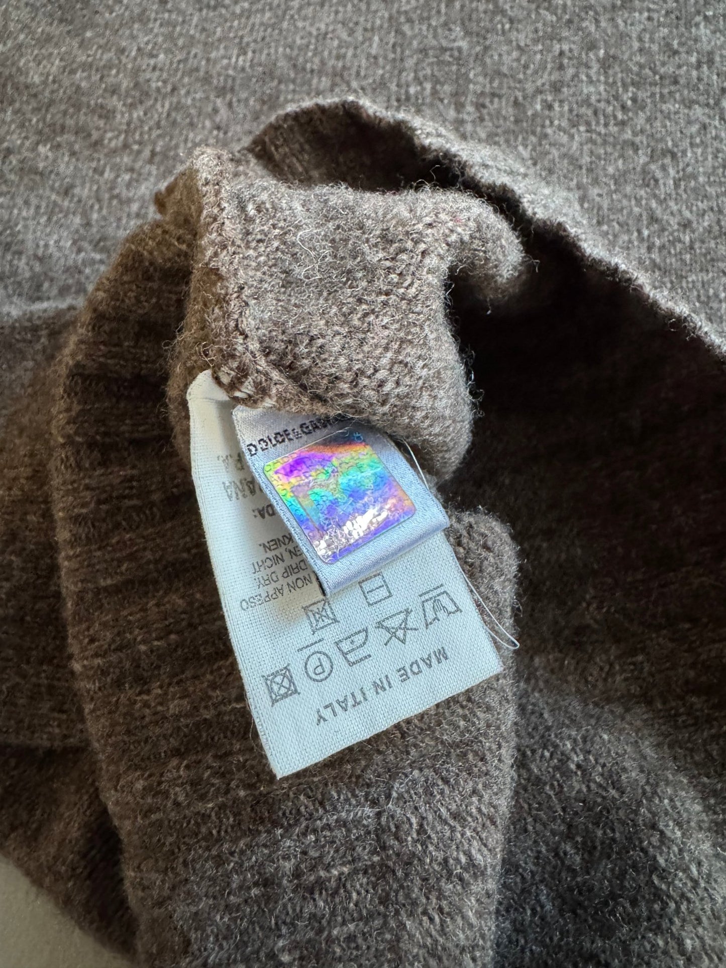 🧶 Pulover Dolce & Gabbana V - neck maro – Made in Italy – mărimea M - anbracaminte