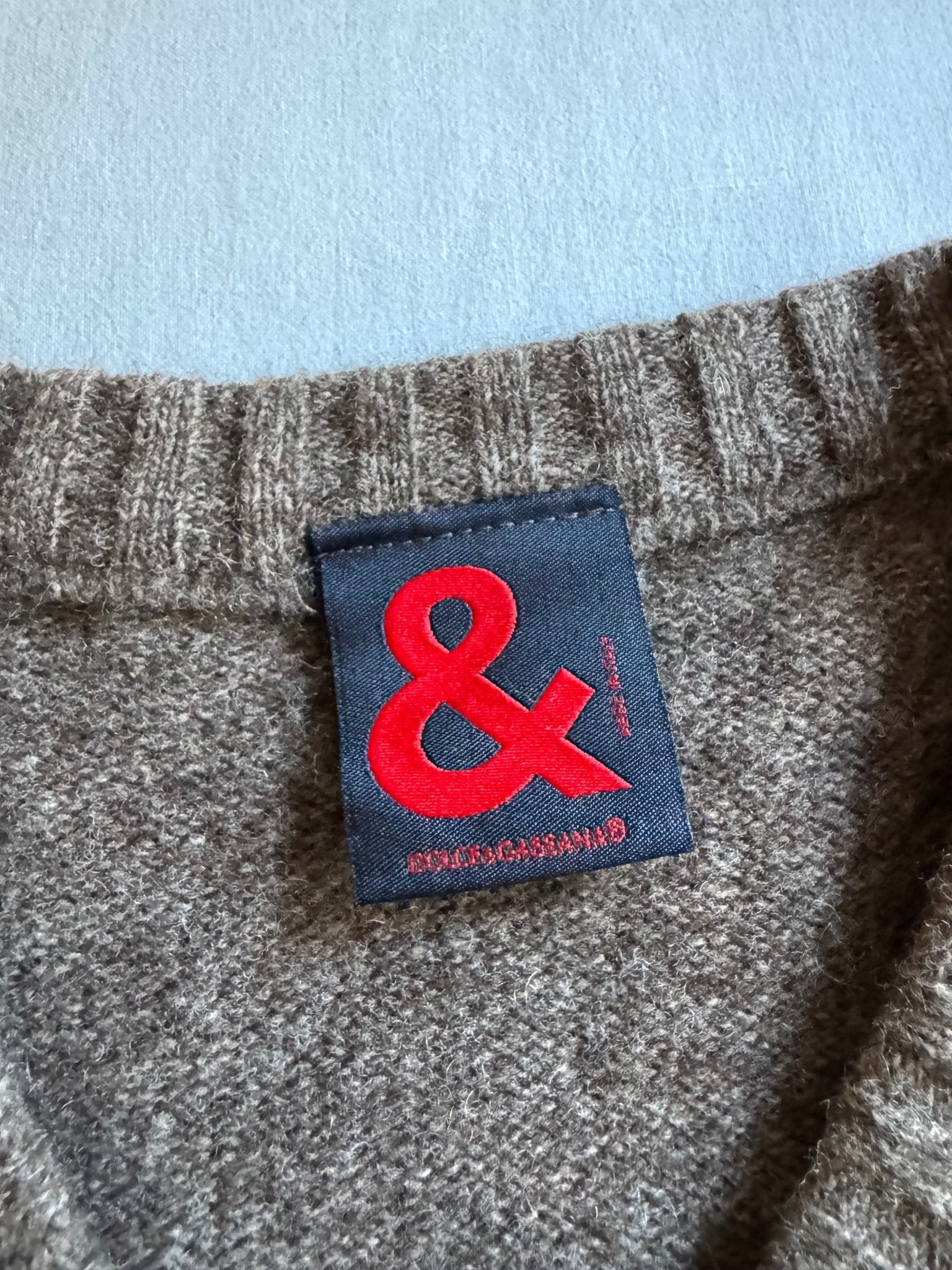 🧶 Pulover Dolce & Gabbana V - neck maro – Made in Italy – mărimea M - anbracaminte