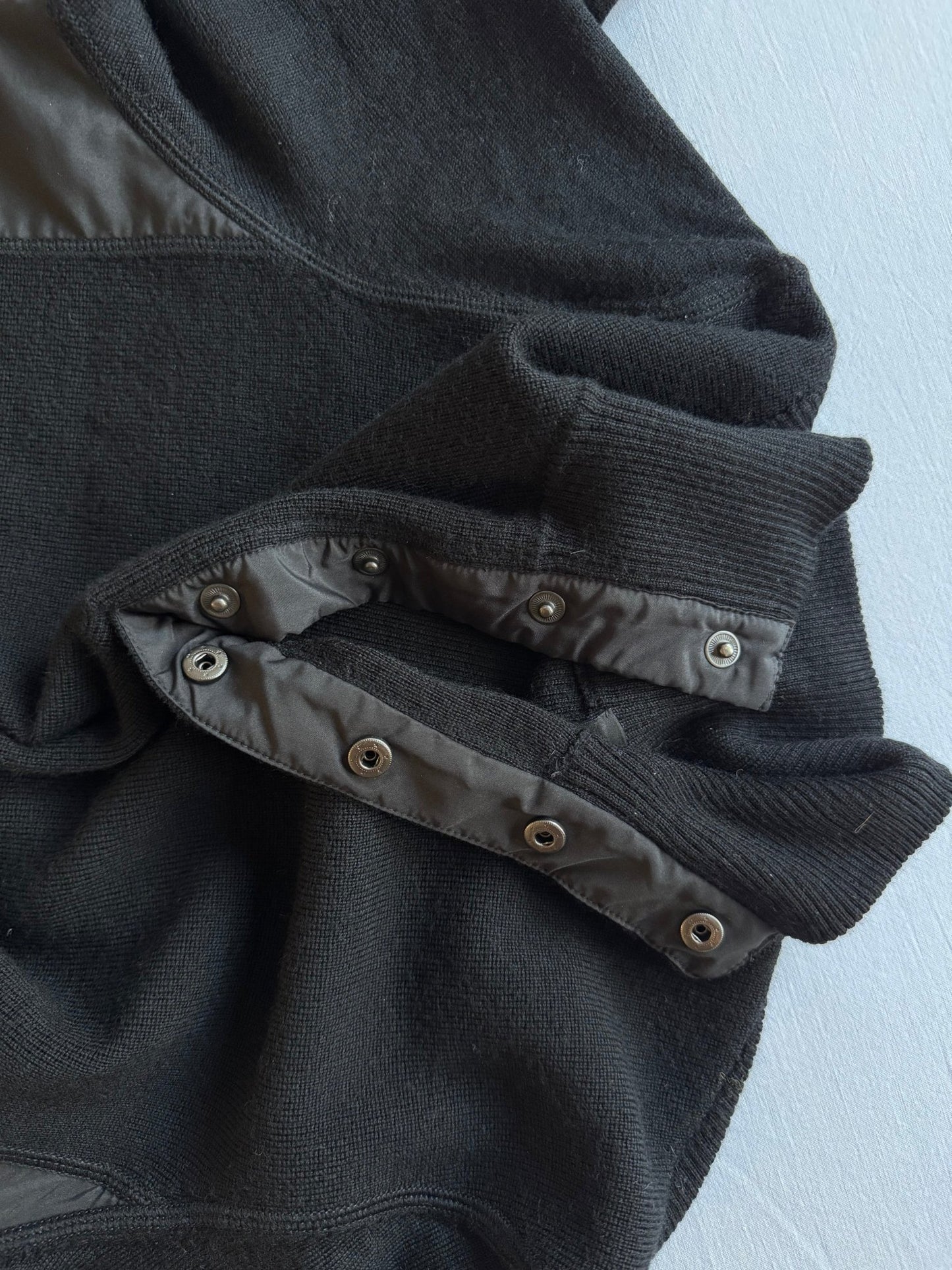 🧶 Pulover Hugo Boss Negru din Lână Virgină (Mărime L) - anbracaminte