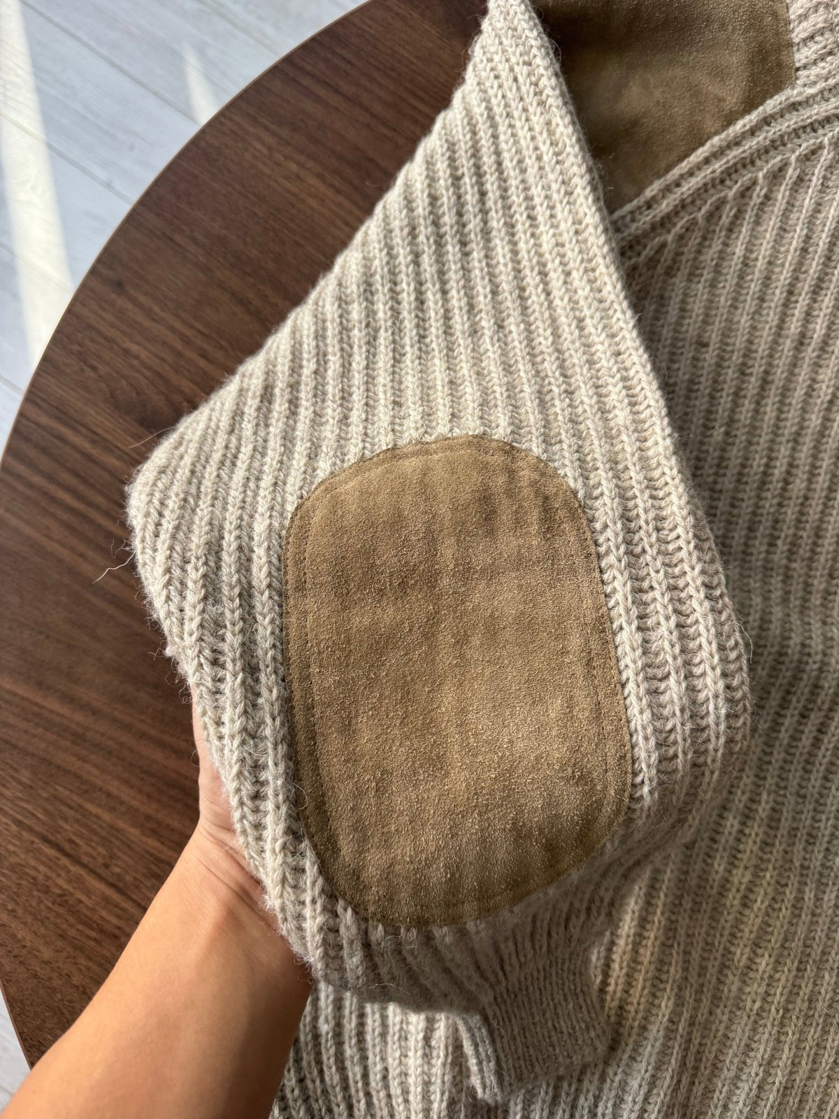 Pulover Lână Crem Vintage Bărbați | Patch-uri Piele Întoarsă | M Oversized / Regular L (M) - anbracaminte