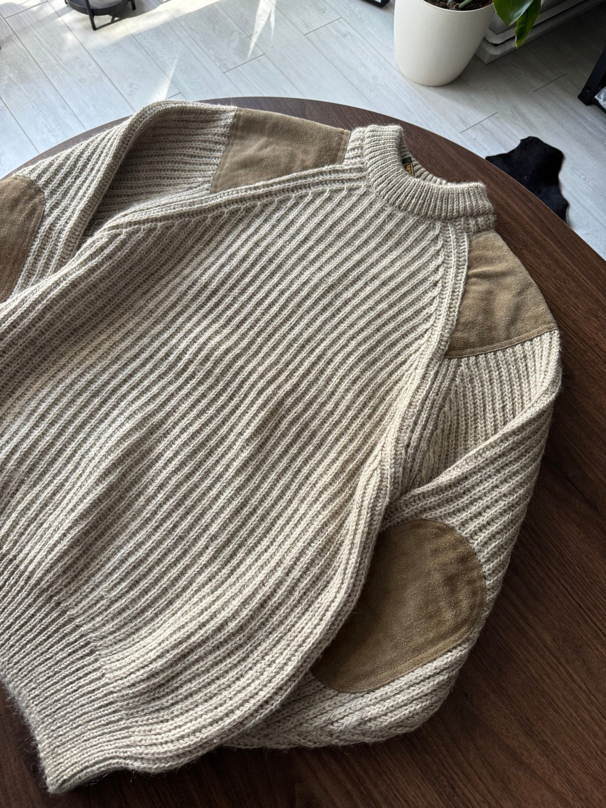 Pulover Lână Crem Vintage Bărbați | Patch-uri Piele Întoarsă | M Oversized / Regular L (M) - anbracaminte