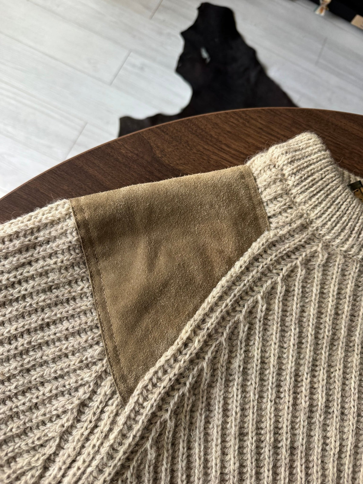 Pulover Lână Crem Vintage Bărbați | Patch-uri Piele Întoarsă | M Oversized / Regular L (M) - anbracaminte