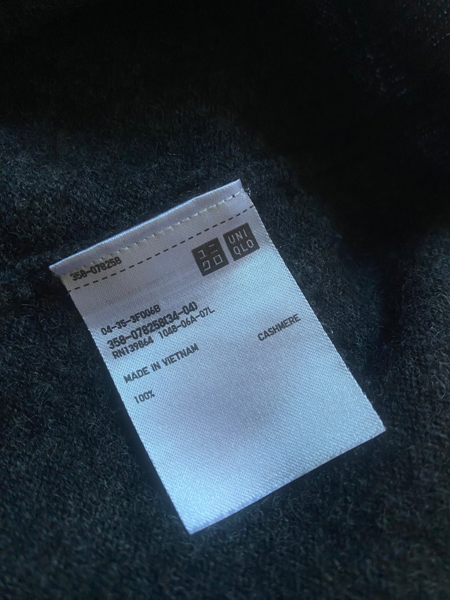 Pulover Uniqlo V - Neck – Dark Grey – 100% Cașmir – XL - anbracaminte