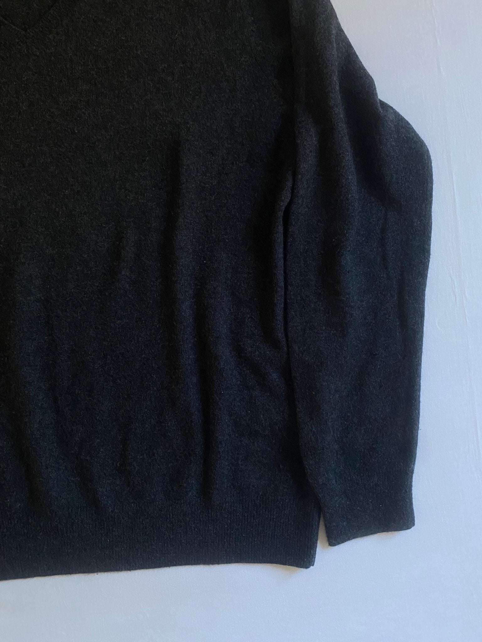 Pulover Uniqlo V - Neck – Dark Grey – 100% Cașmir – XL - anbracaminte