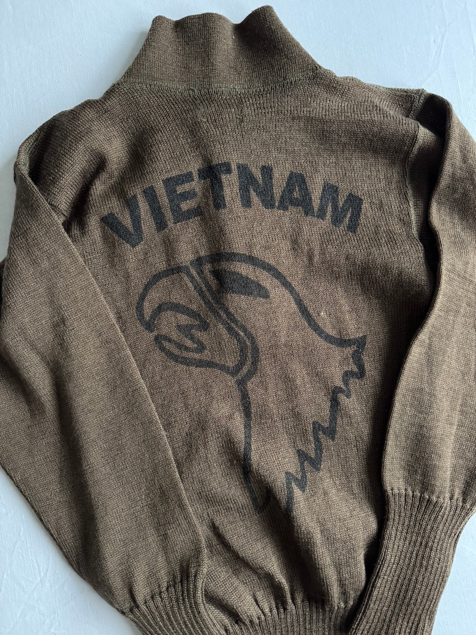 🧶 Pulover US Army Henley / 5 Nasturi cu Print Vietnam (Mărime S) - anbracaminte
